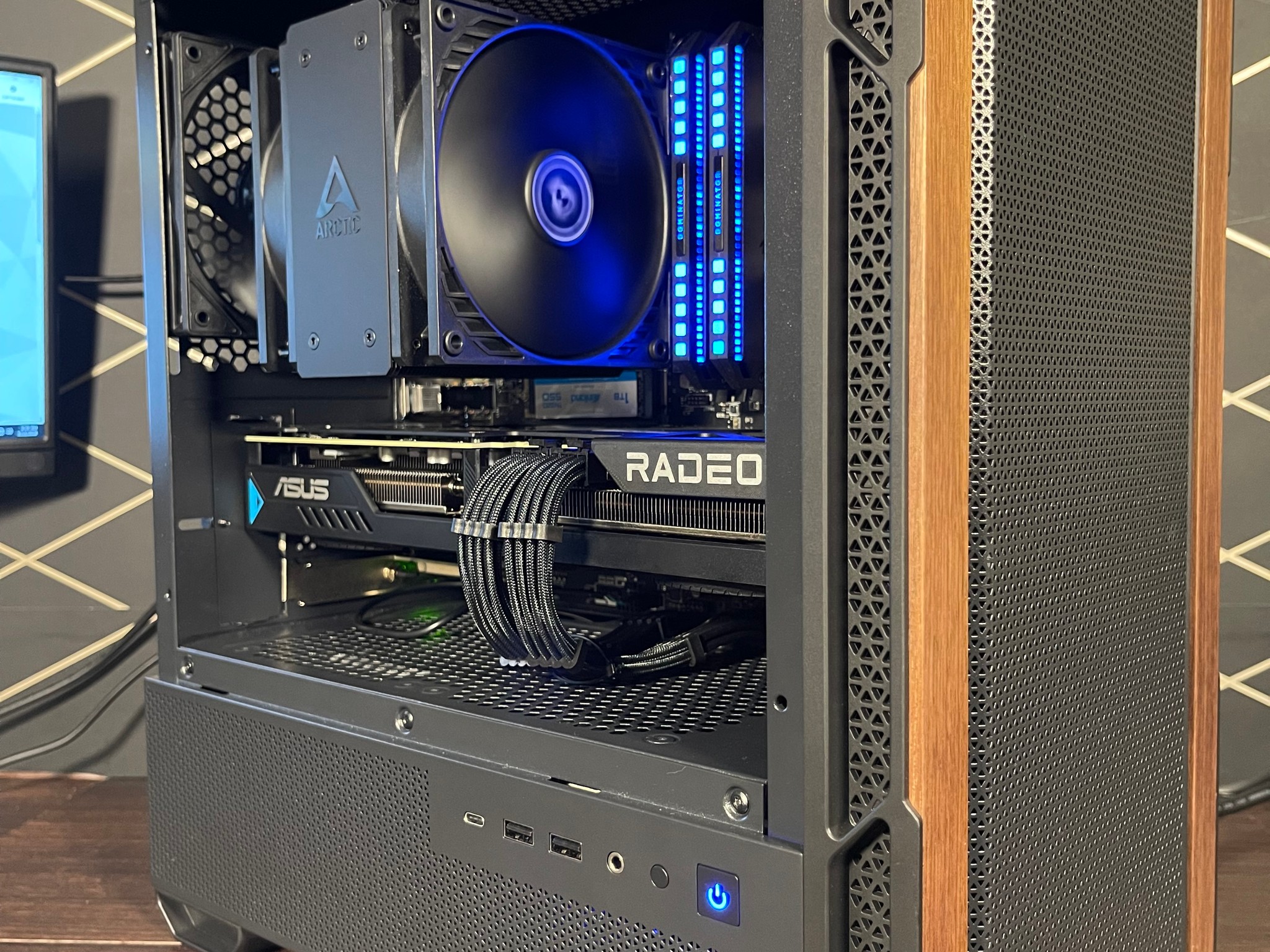 🌟NEW Mini Gaming PC/ RX 9070 GRE/ R7 5800X3D/ 32Gb RAM/ 1Tb NVMe/ Compact case🌟