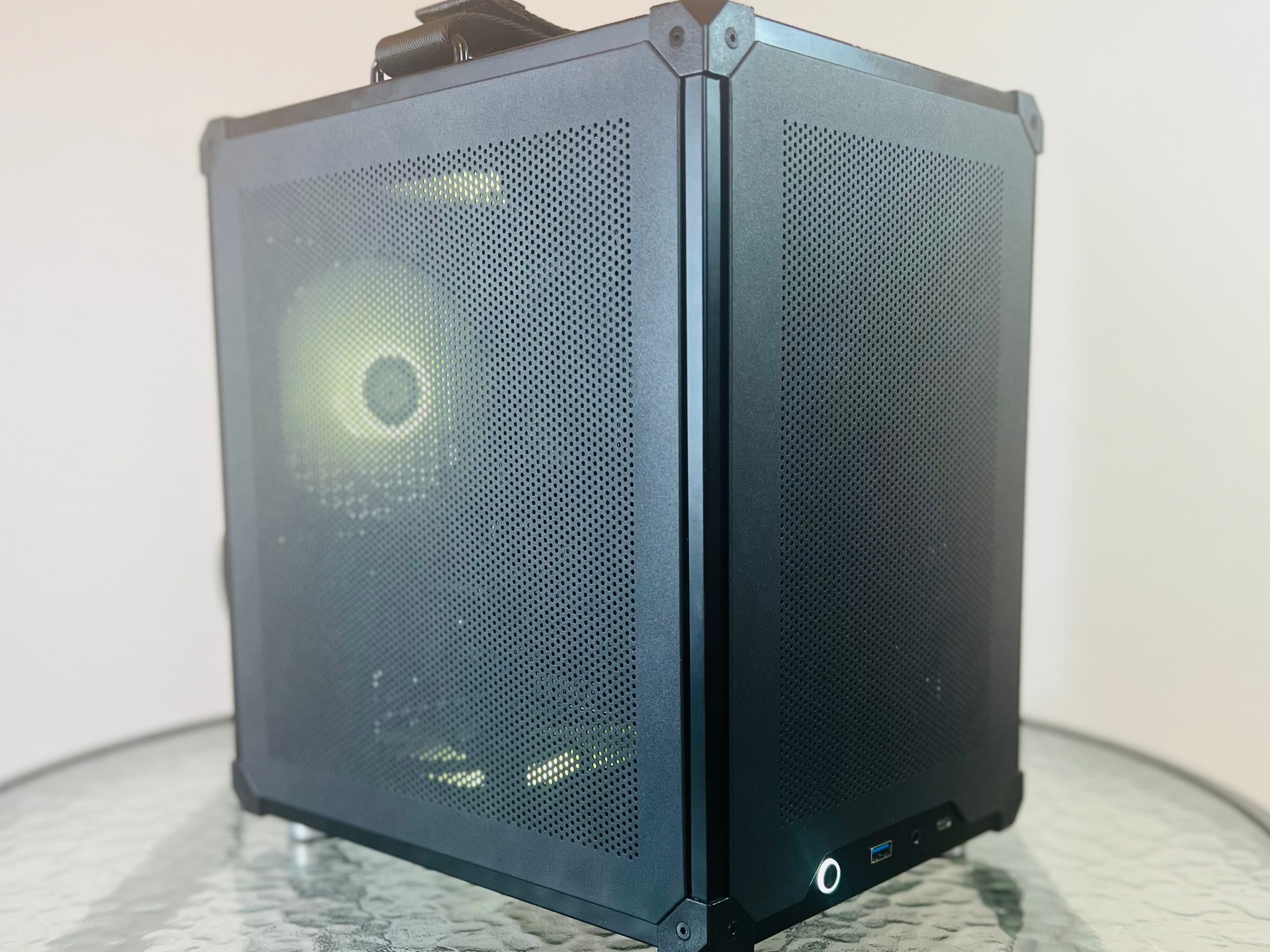 AMD Ryzen 5 5600G/ RTX 5050/ 16GB RAM/ 512GB SSD/ Convenient ITX Gaming PC Build