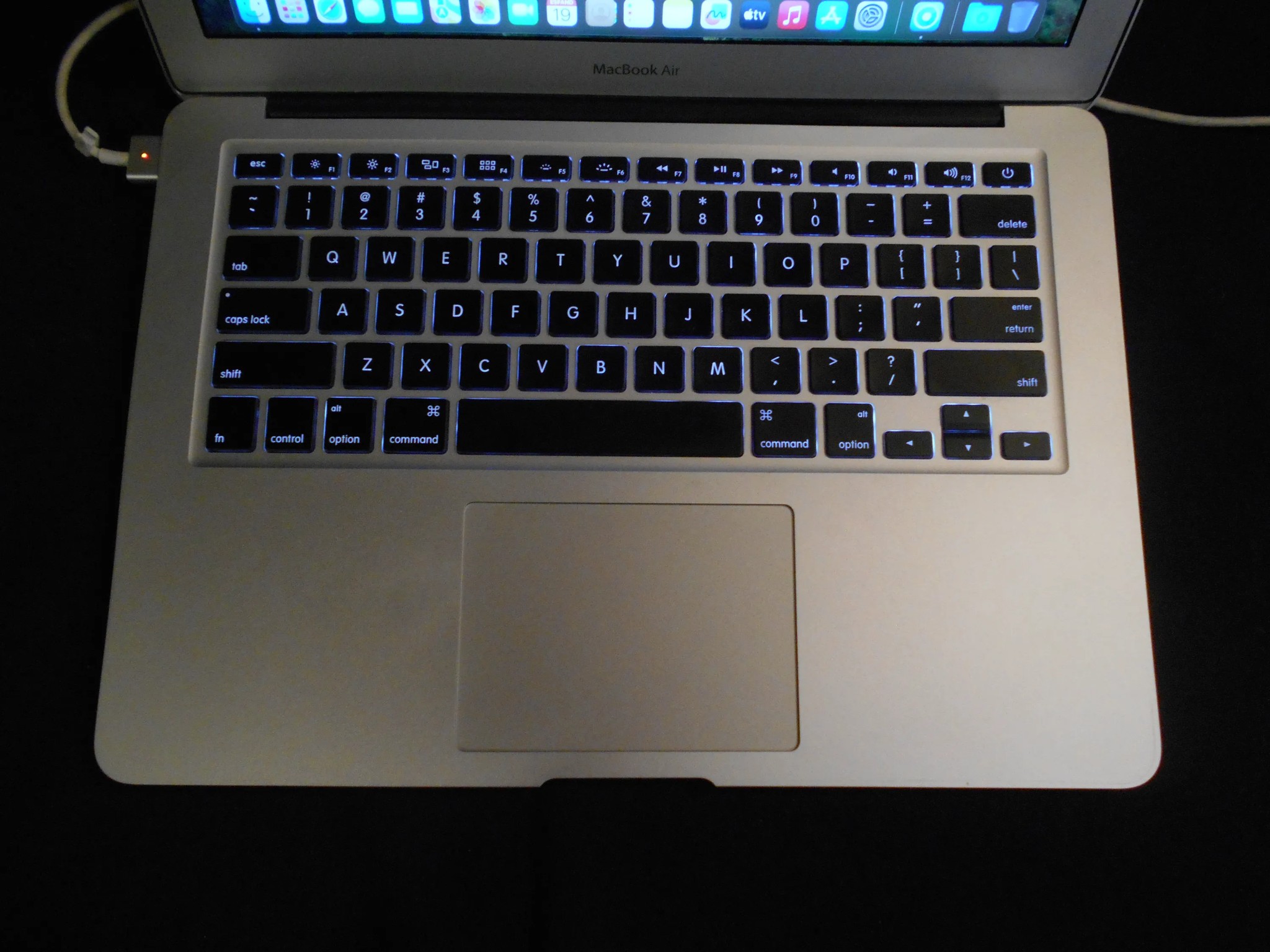Macbook Air Sonoma i7