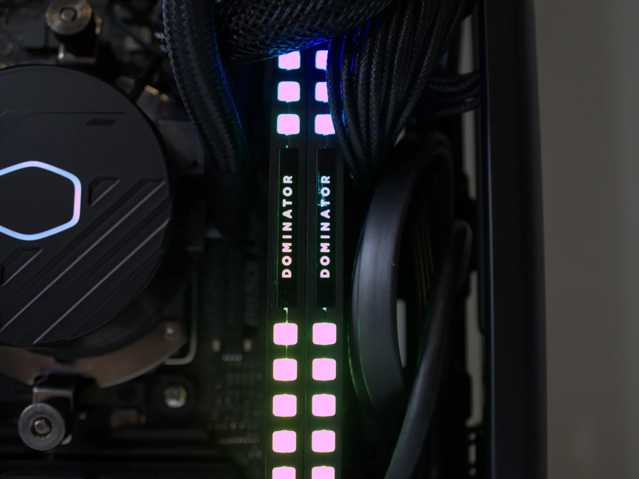 1440/4K Mini Beast - RTX 4090 | Ryzen 7 7800X3D | 32GB DDR5 | 2TB SSD