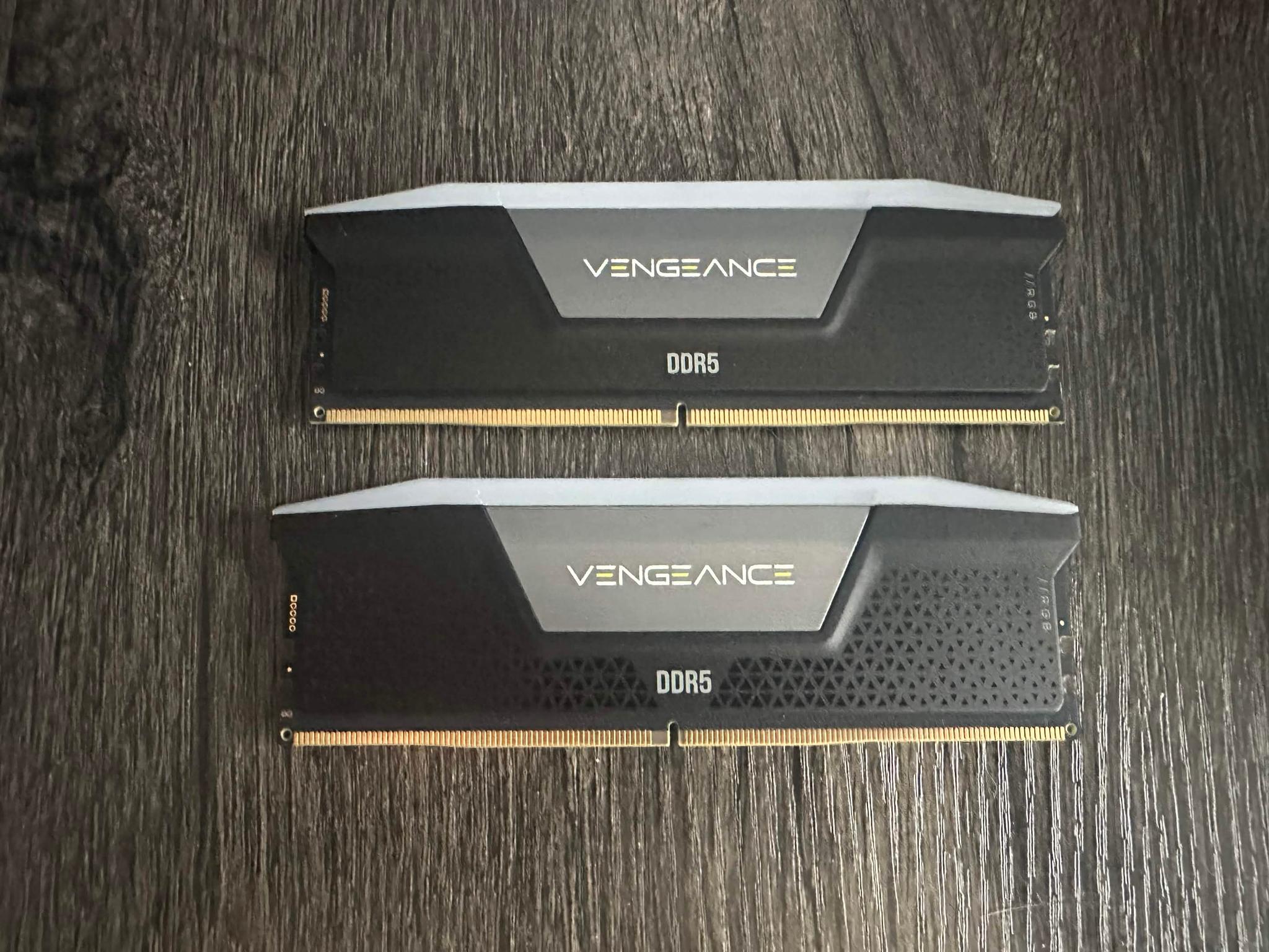 Corsair Vengeance RGB 32 GB (2x16 GB) DDR5-6000 CL36 DESKTOP MEMORY RAM