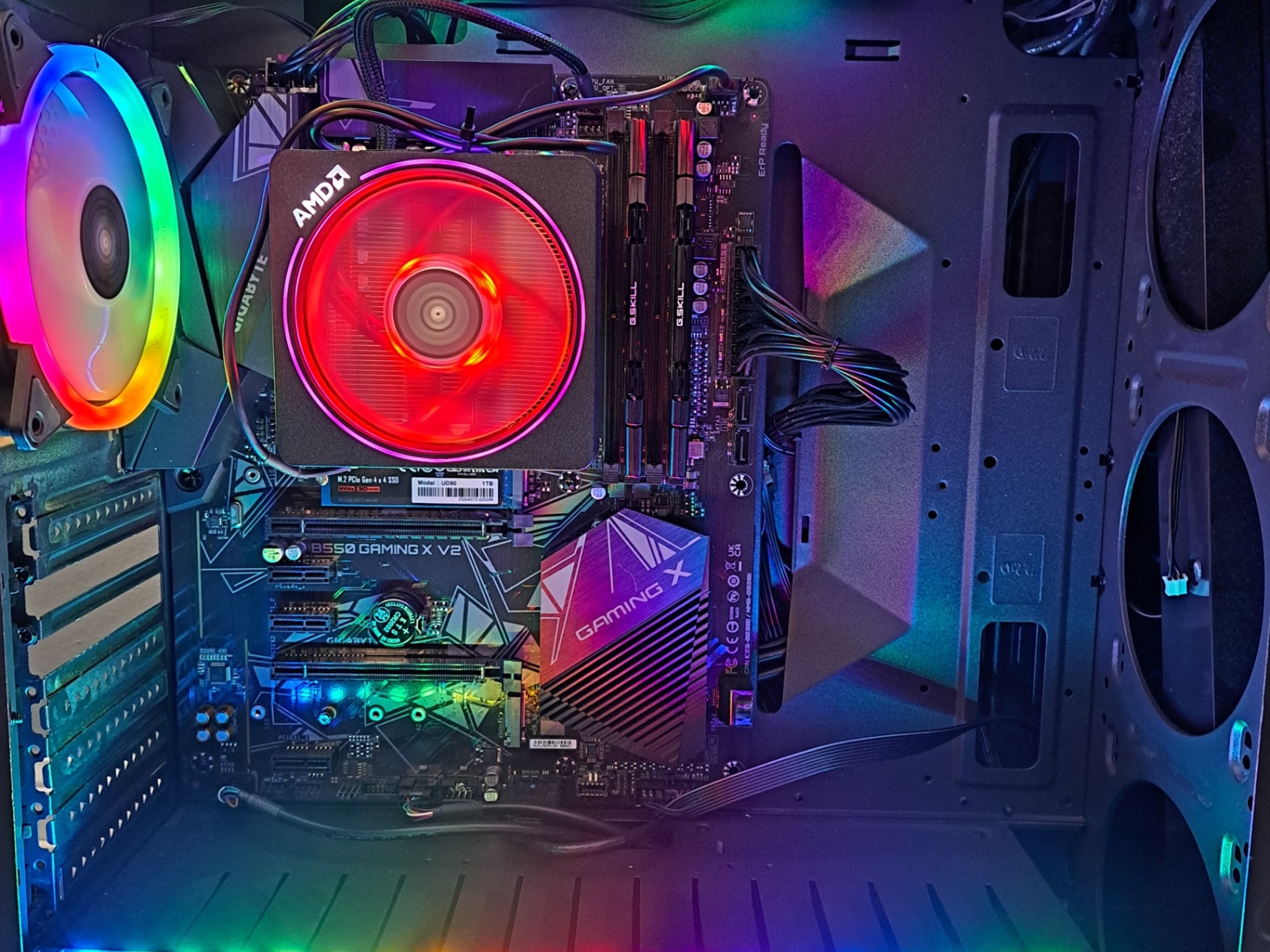 Ryzen 7 3700X - 32GB RAM - 1TB NVMe SSD