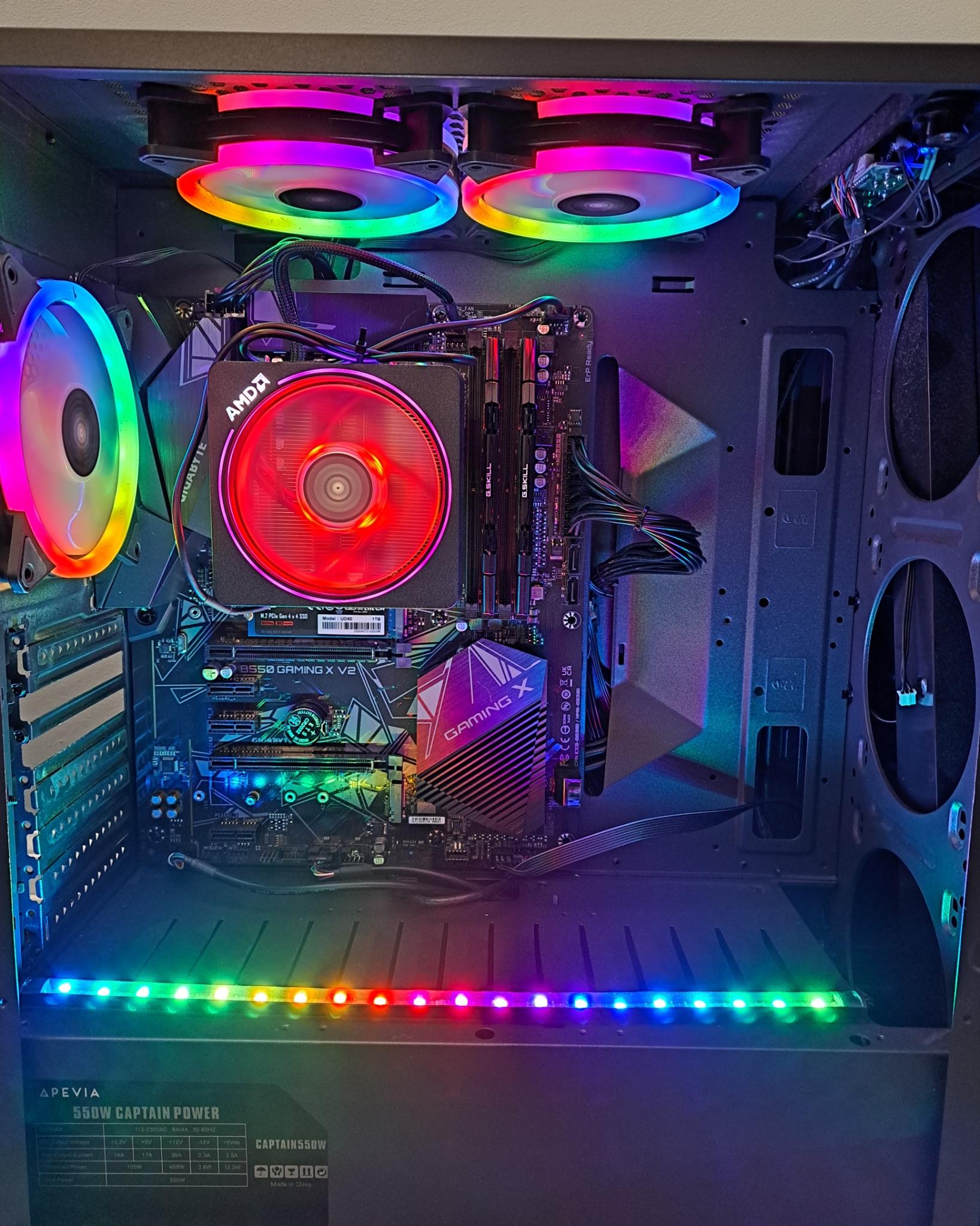 Ryzen 7 3700X - 32GB RAM - 1TB NVMe SSD