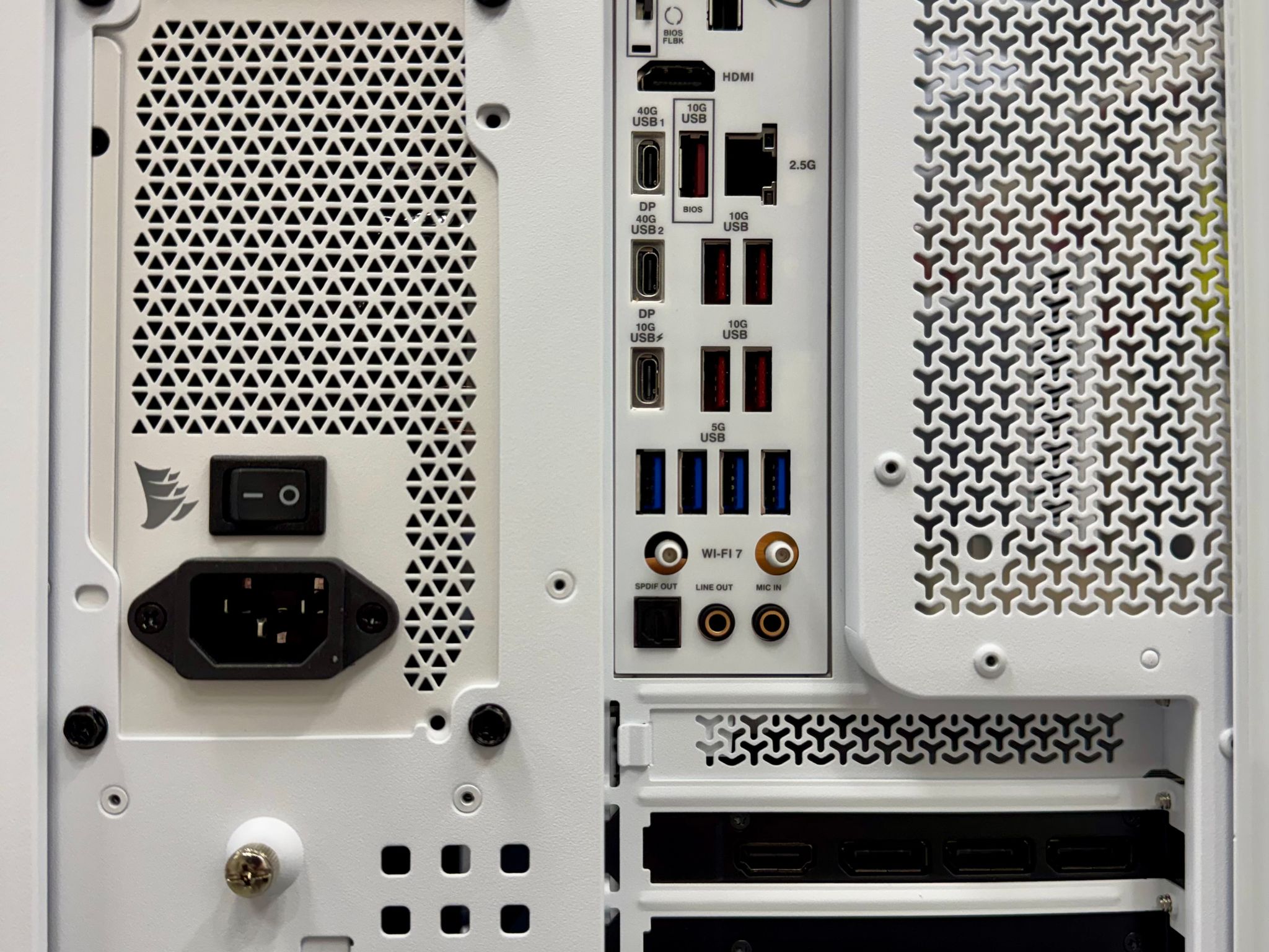 Corsair Pro Gaming PC 🏰 5080 Founders Edition | 9800x3D | 3TB SSD | 32GB G.Skill Royal Neo CL28