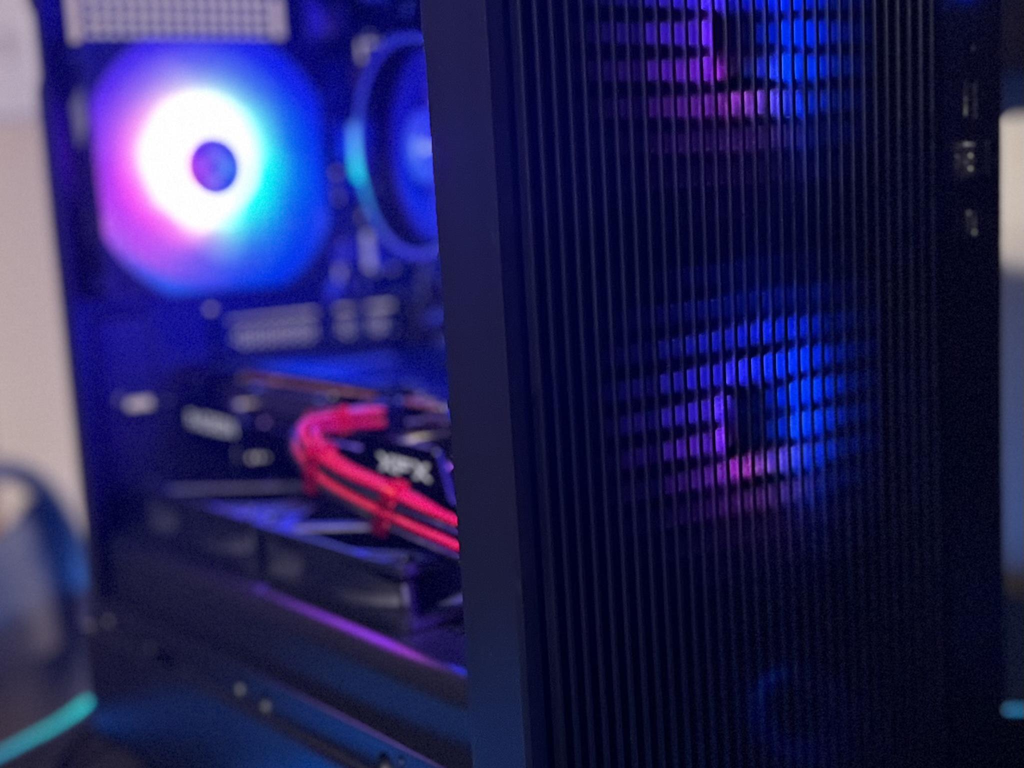 Custom AMD gaming PC  Ryzen 5 5600GT/RX 7600 8 GB/32 GB DDR4/1.25 TB SSD
