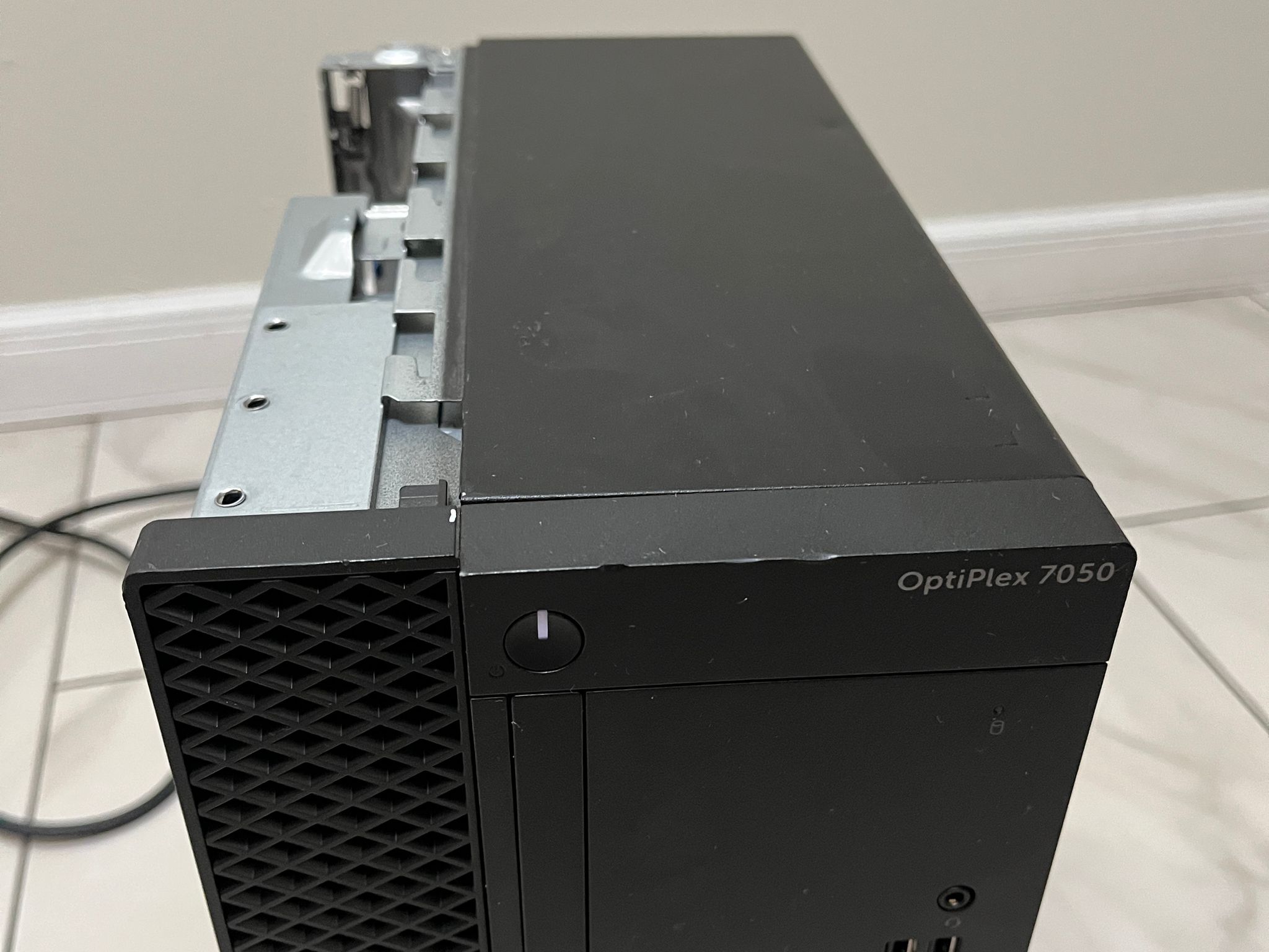 NVIDIA RTX 3050, Intel i7-7700, 16GB RAM, 750GB Storage - Dell Gaming PC w/Wi-Fi, BT