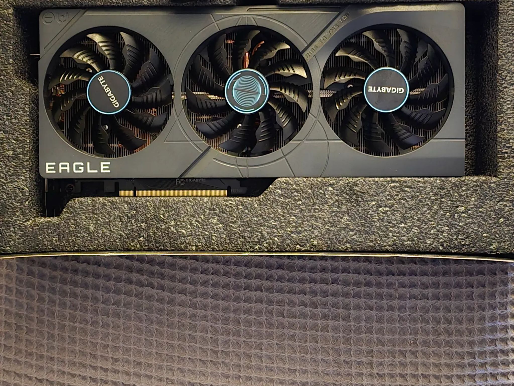 Gigabyte 4070ti l Eagle OC 12Gig ,Excellent Condition, used less then week like new...
