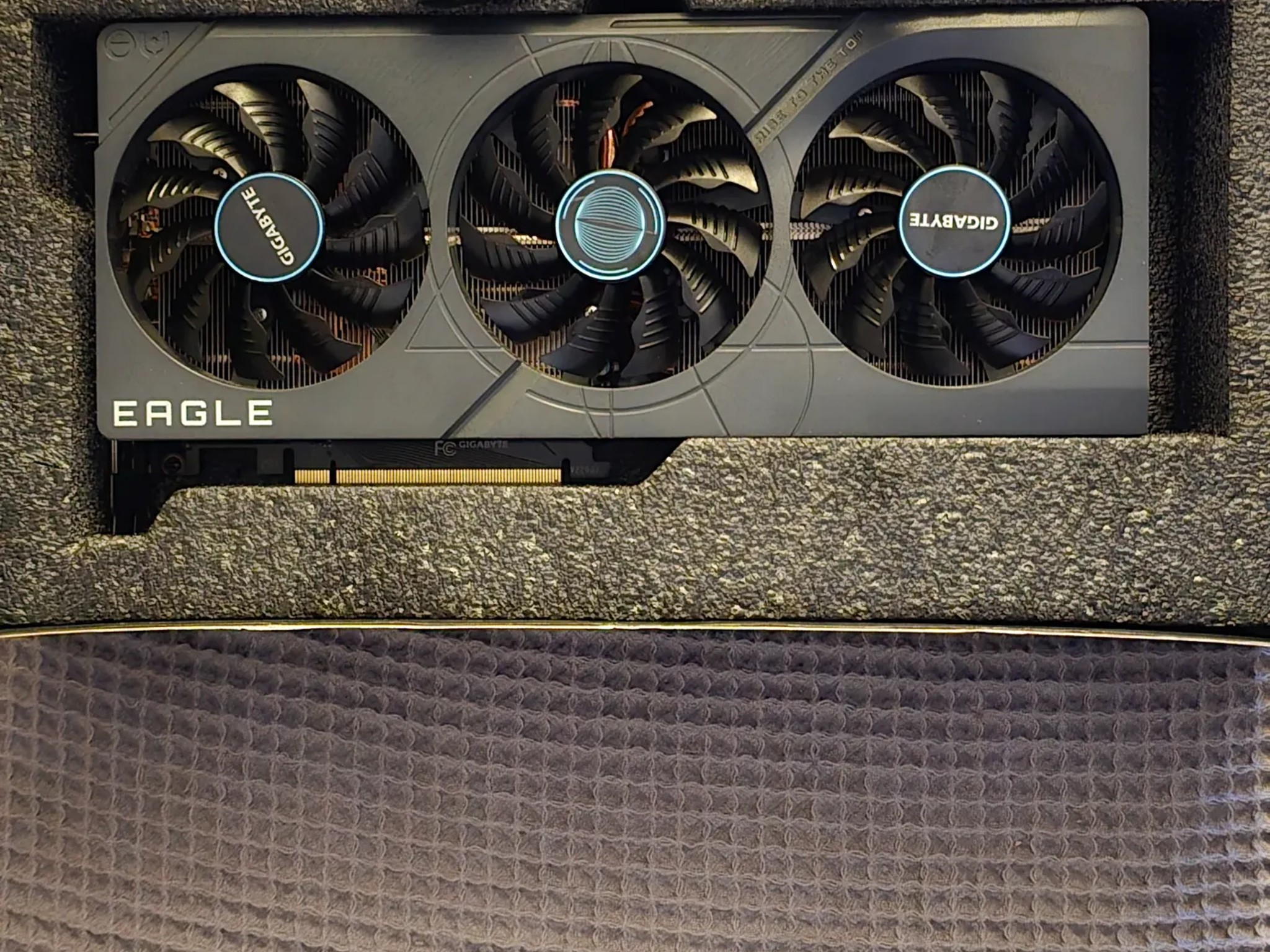 Gigabyte 4070ti l Eagle OC 12Gig ,Excellent Condition, used less then week like new...