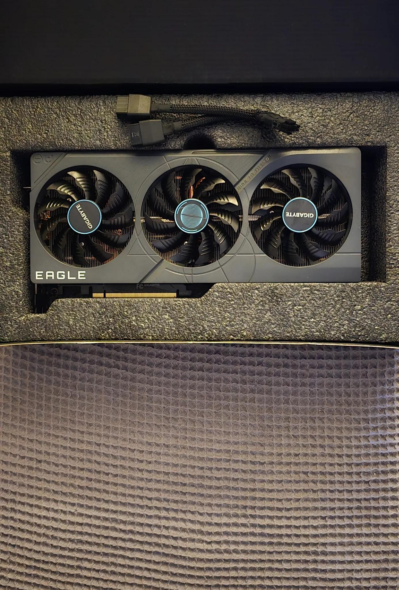 Gigabyte 4070ti l Eagle OC 12Gig ,Excellent Condition, used less then week like new...