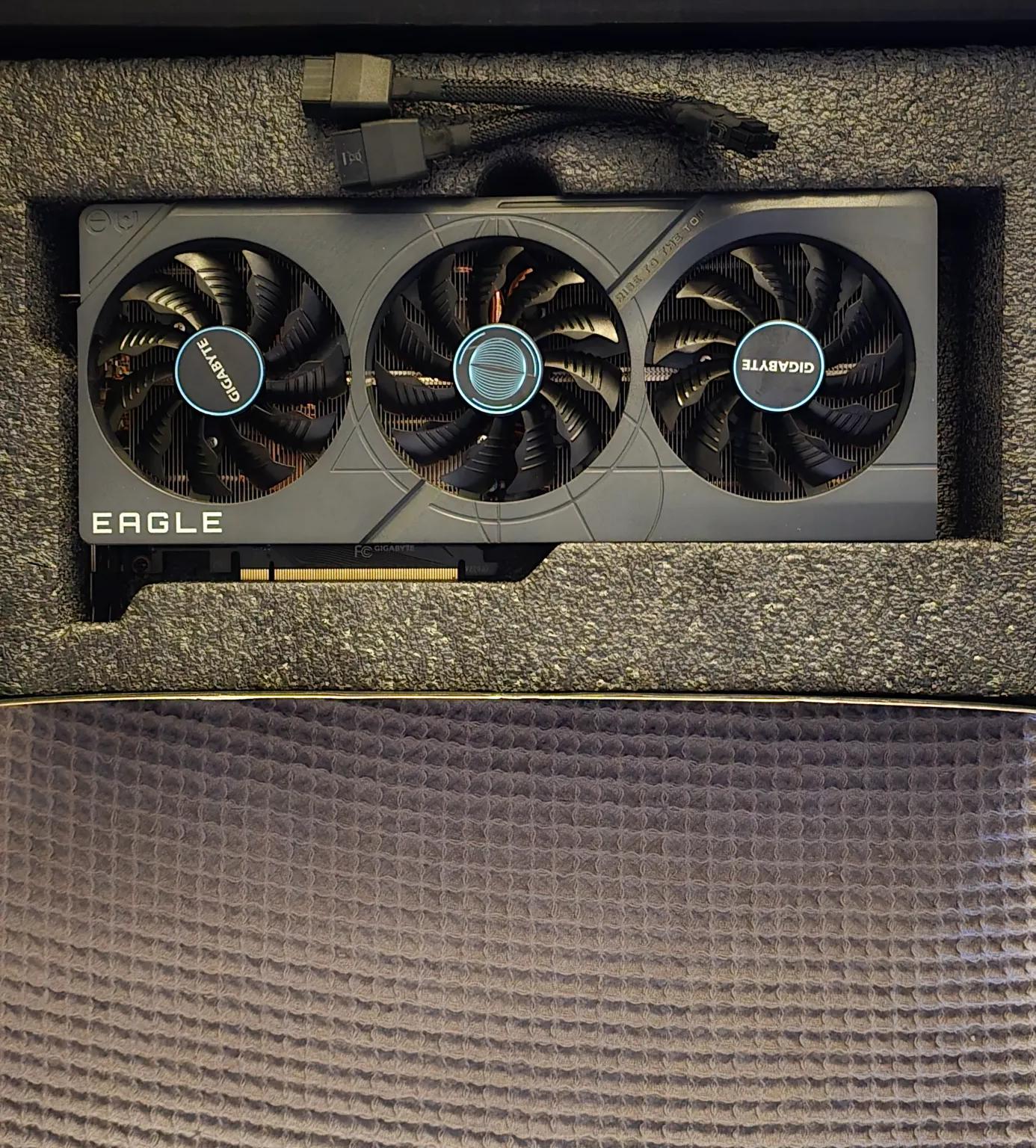 Gigabyte 4070ti l Eagle OC 12Gig ,Excellent Condition, used less then week like new...