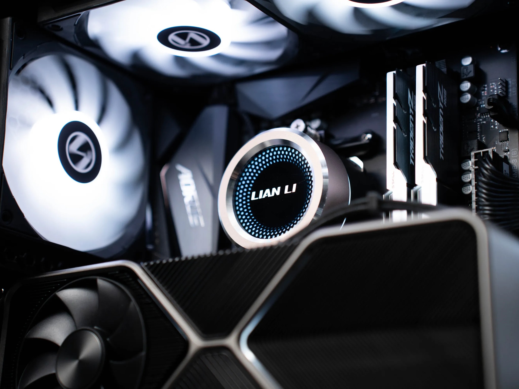 ~Nighthawk~ (RTX 3080 FE | Ryzen 7 | 32gb RAM | 1tb SSD | Bluetooth | WiFi)