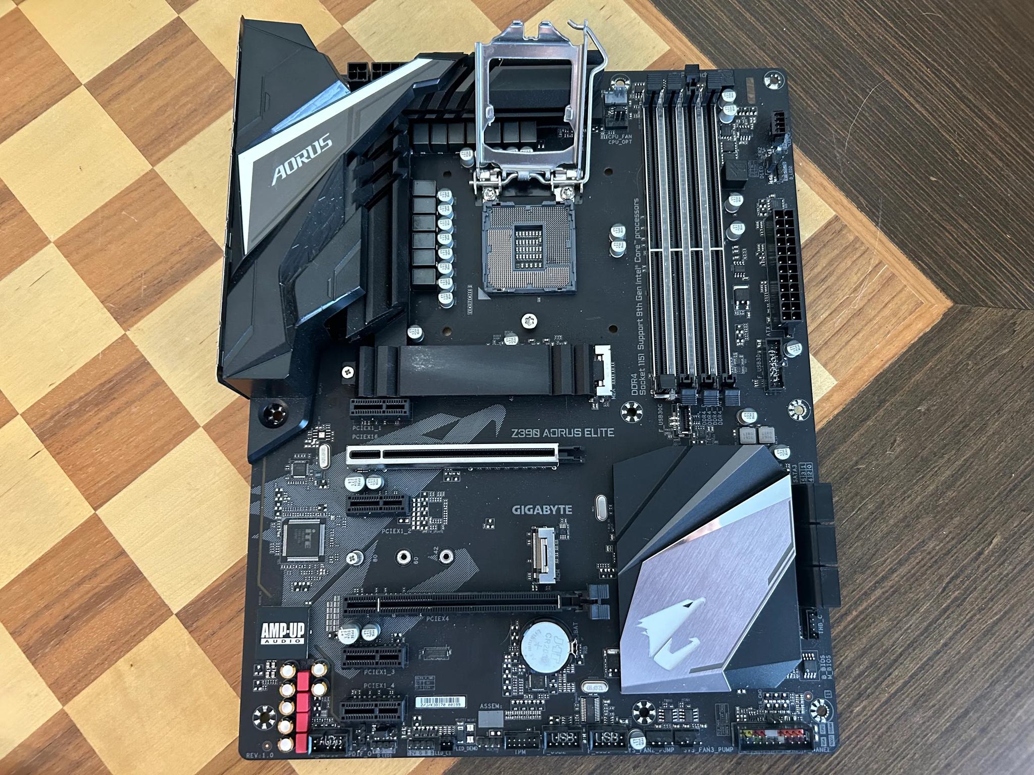Gigabyte Z390 Aorus Elite ATX Motherboard - DAMAGED SOCKET