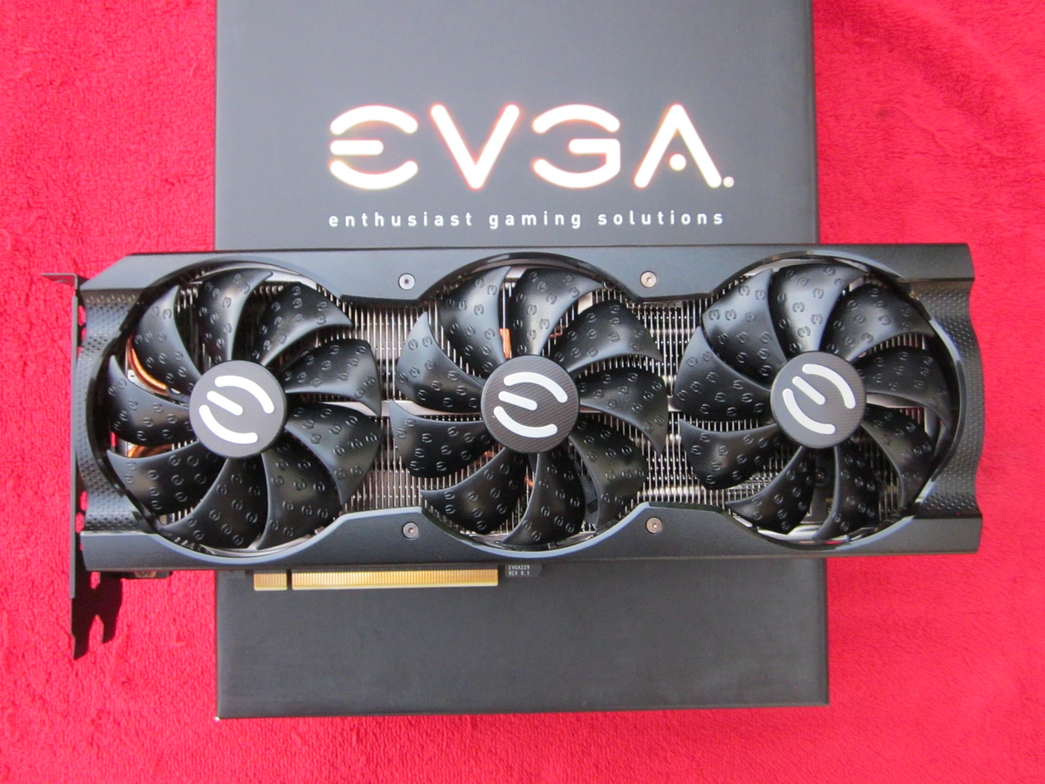 EVGA GeForce RTX 3070 XC3 ULTRA GAMING, 08G-P5-3755-RL, 8GB GDDR6, ARGB LED, Metal Backplate