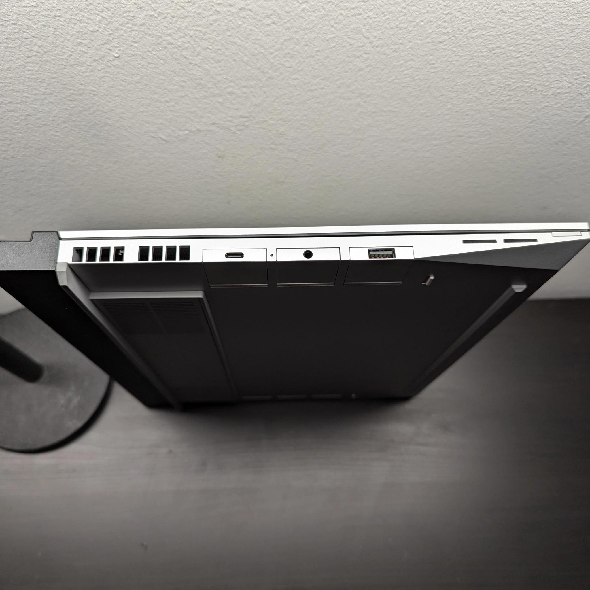 Framework Laptop 16 (Like New) - Ryzen 7 7840HS, 32GB RAM, 1TB SSD, RX7700S