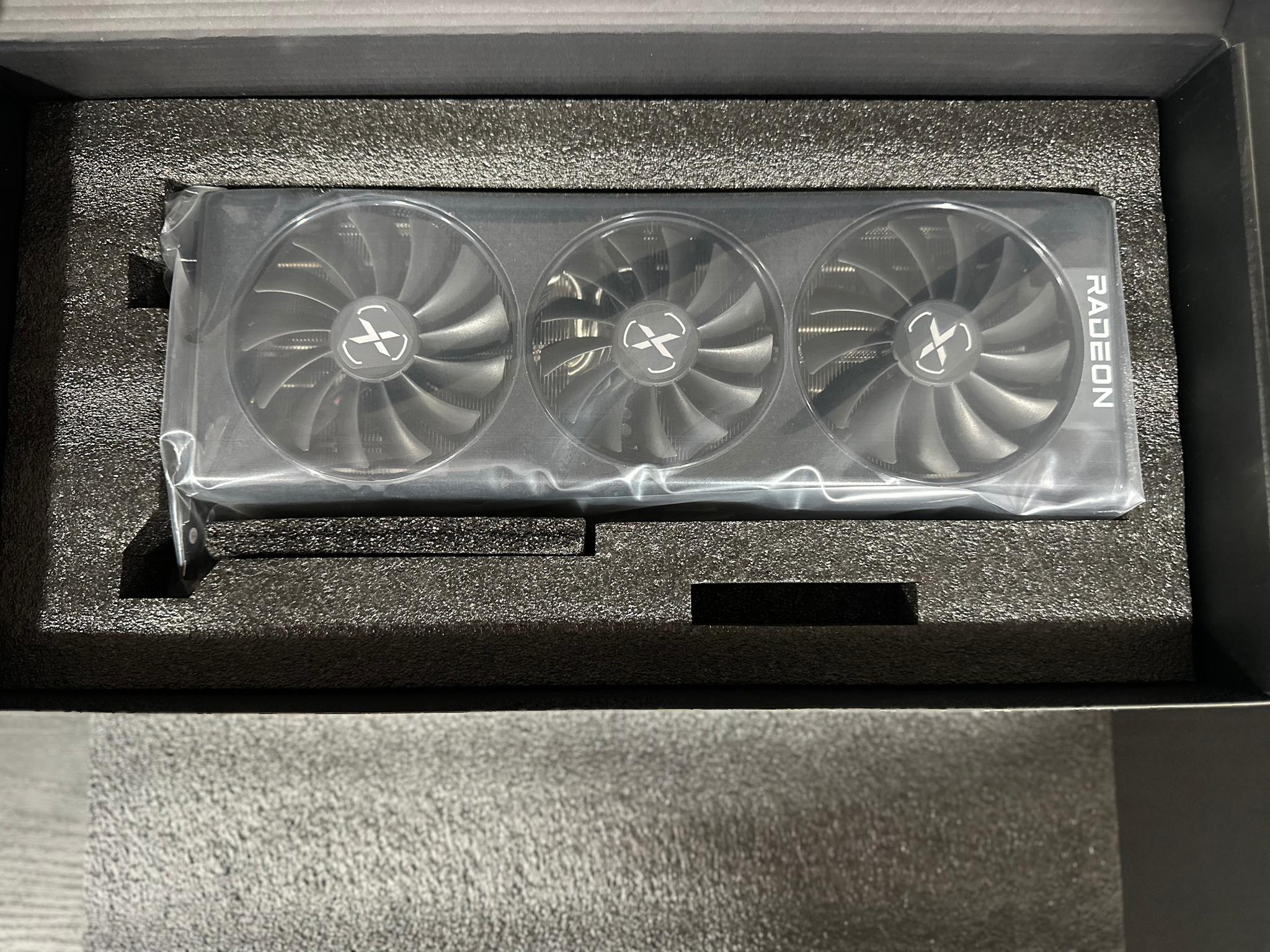 XFX SPEEDSTER QICK 319 AMD Radeon RX 6800 BLACK Gaming Graphics Card with 16GB GDDR6
