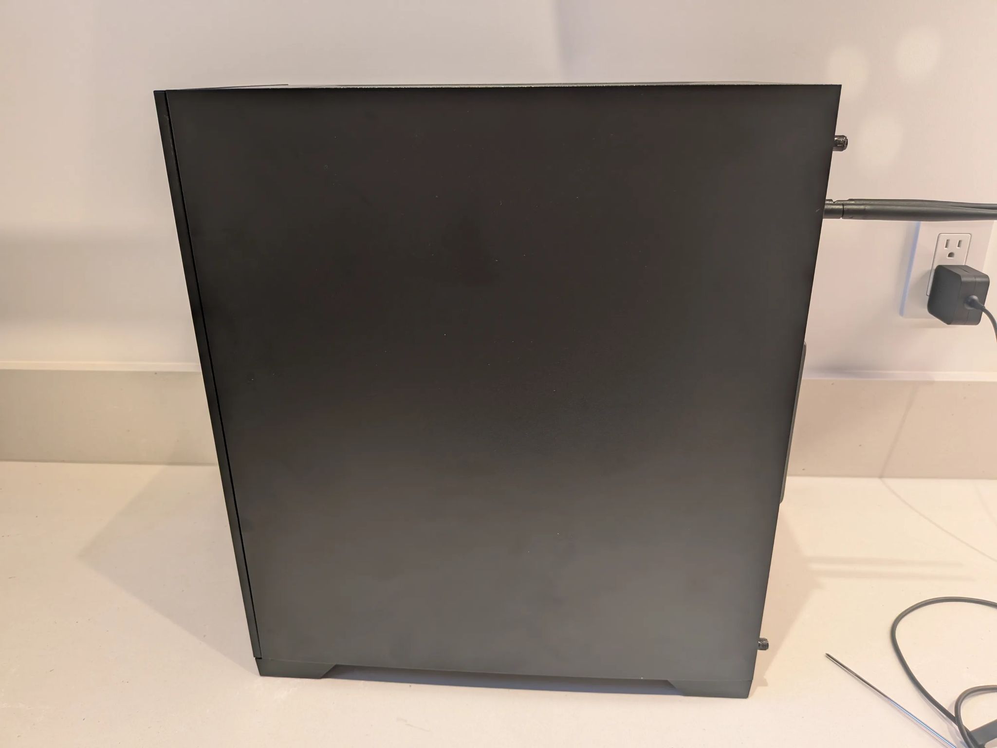 The Nightshade - RTX 5070, Ryzen 7 8700F, 32 GB DDR5, 2 TB Gen 4 NVME, RGB, LCD Display
