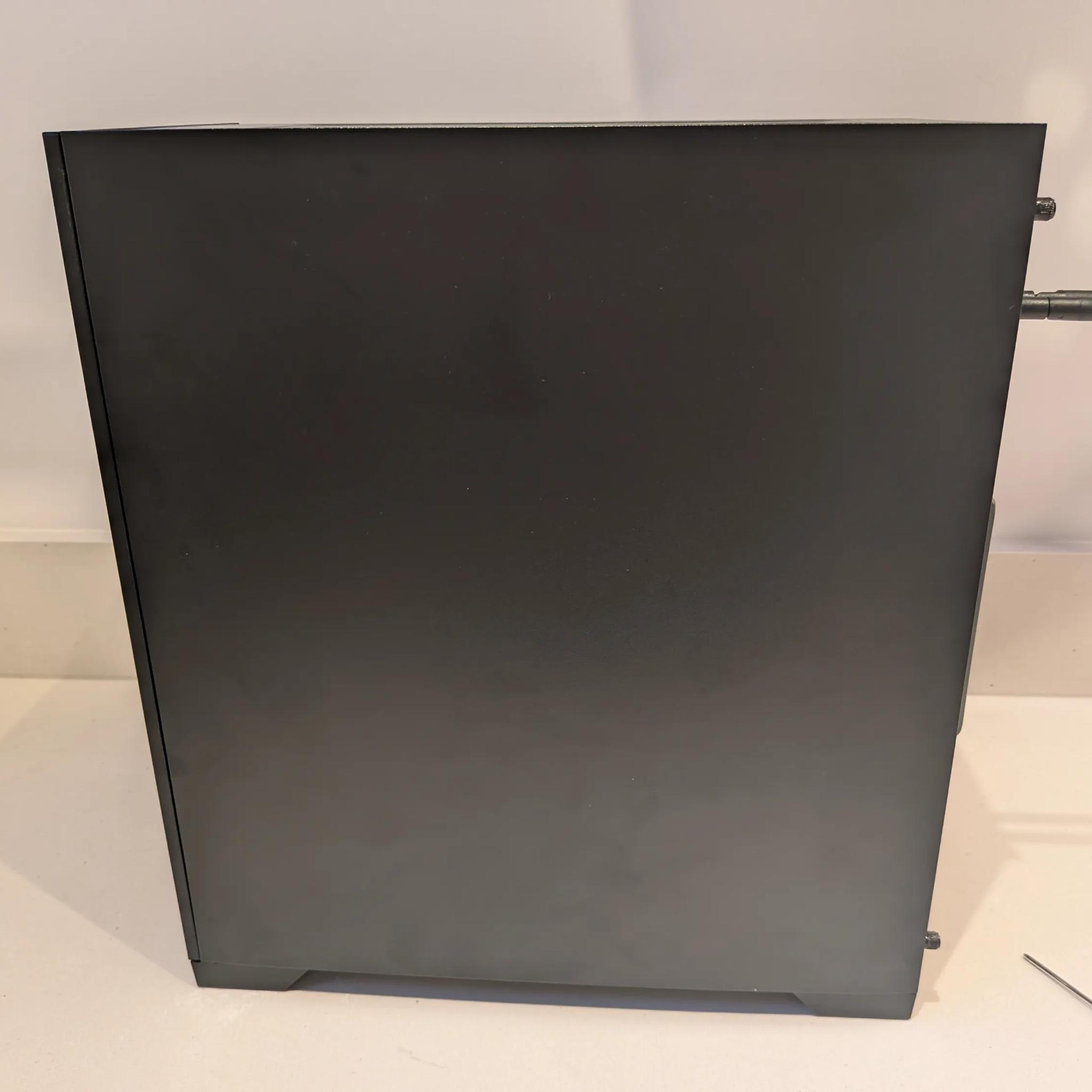 The Nightshade - RTX 5070, Ryzen 7 8700F, 32 GB DDR5, 2 TB Gen 4 NVME, RGB, LCD Display