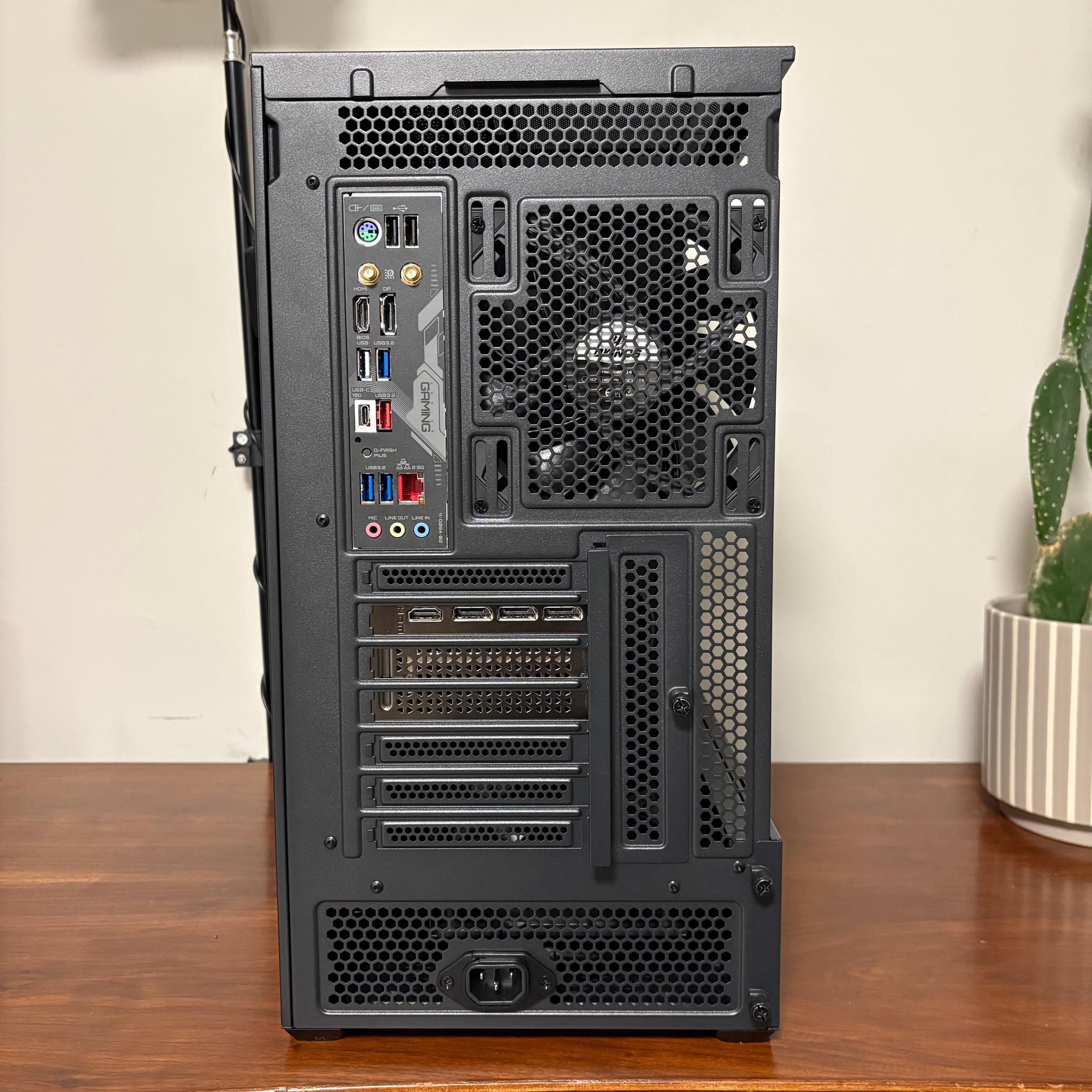 RTX 5070 Ti | Ryzen 5 7600X3D | 32GB DDR5 | 2TB NVMe | ATX 3.1 850W | Okionos Air Cross (ATX)