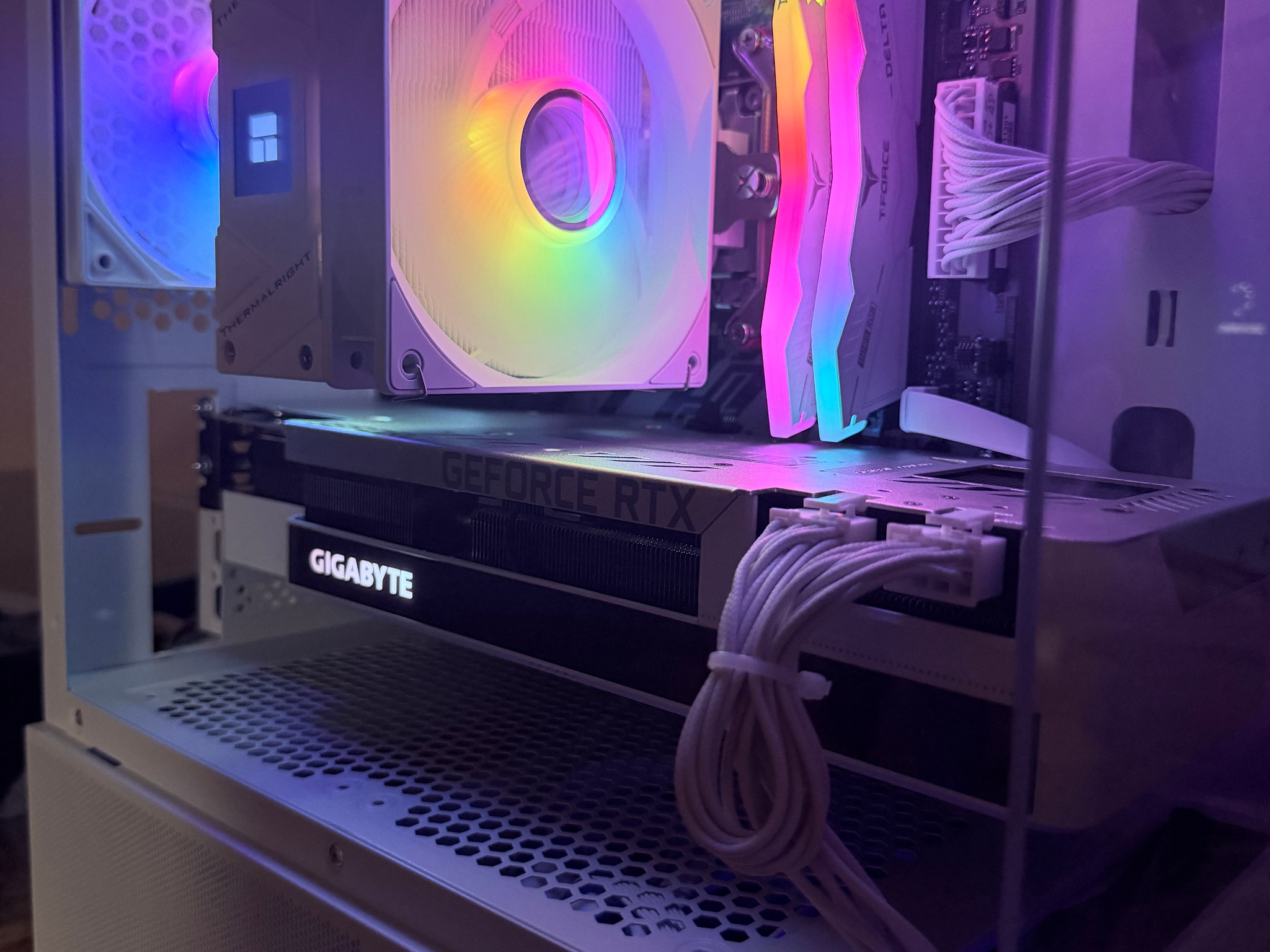 WHITE 3080 Gaming PC | RTX 3080 | 16GB DDR5 | 9600x | 1TB Storage | LCD DISPLAY Cooler