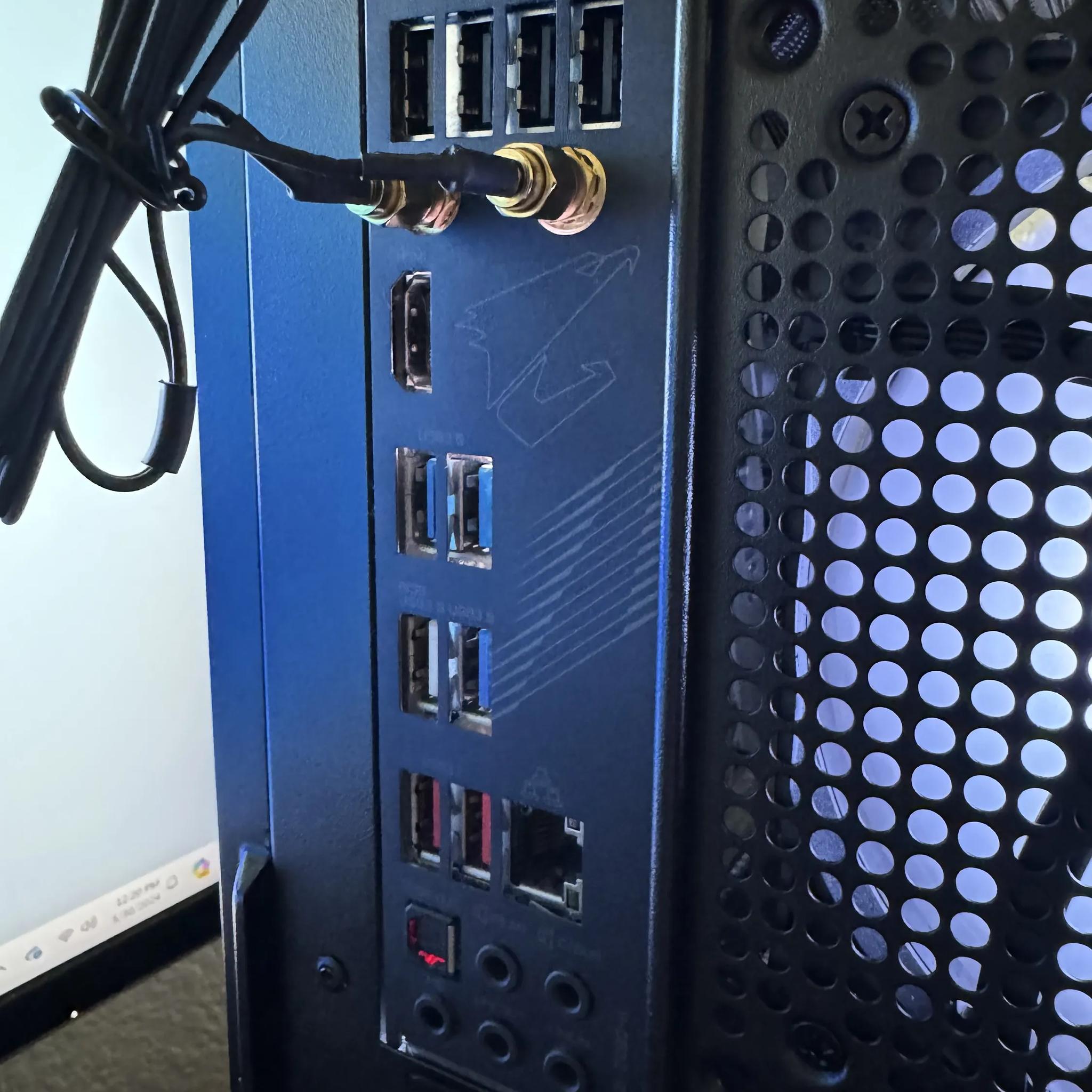 Gaming PC (Ryzen 5 3600 + Radeon RX 5700 XT + 16GB ram)