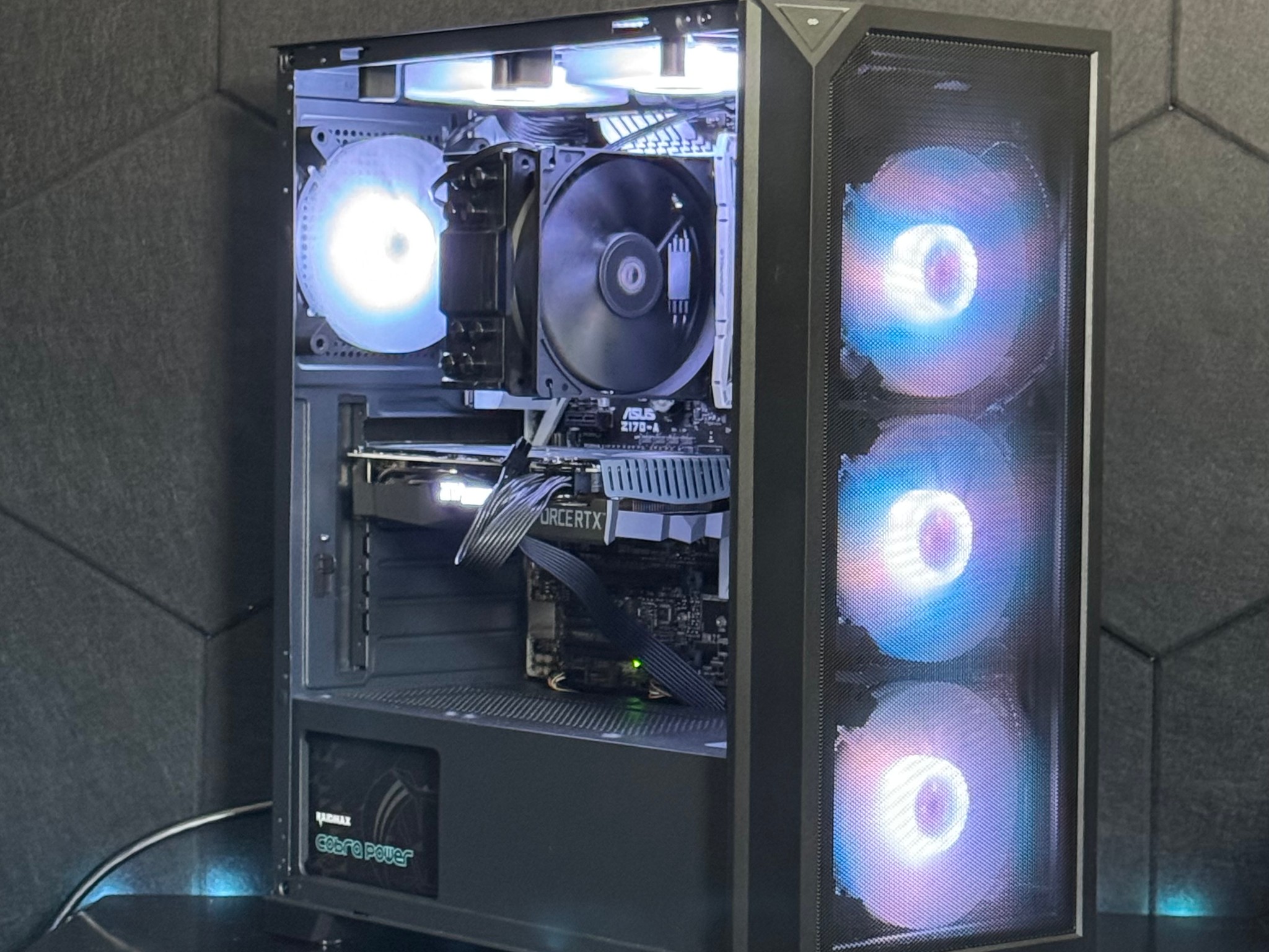RTX 2070 Super, i7-6700K, 16GB DDR4 3200 MHz, 512GB SSD, ASUS Z170-A, Gaming PC