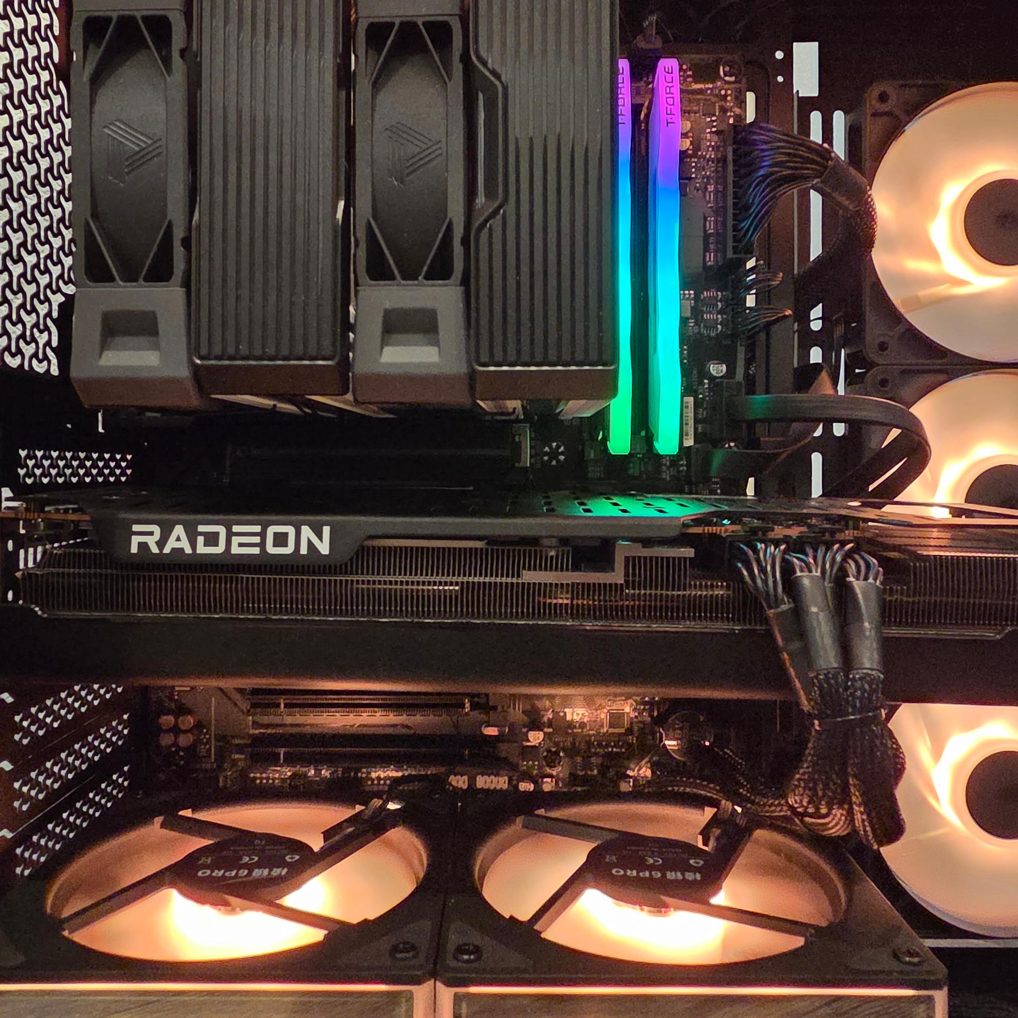 Curved Glass Beauty! 14700F | RX 7900GRE | 32GB DDR5 | 2TB NVME SSD