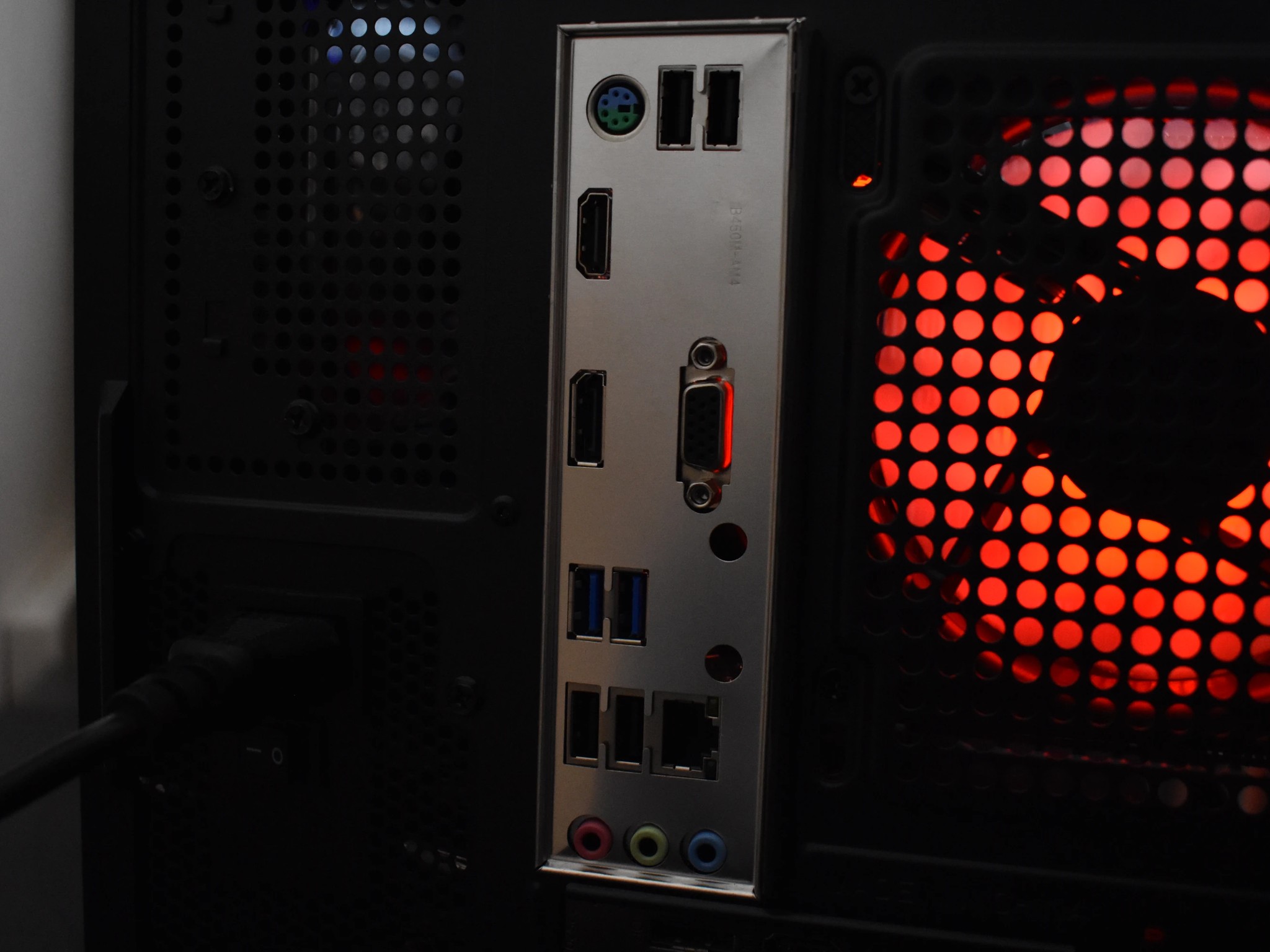 Starter Gaming PC: RX 5700 XT | Ryzen 5 | 16GB RAM | WiFi | ARGB