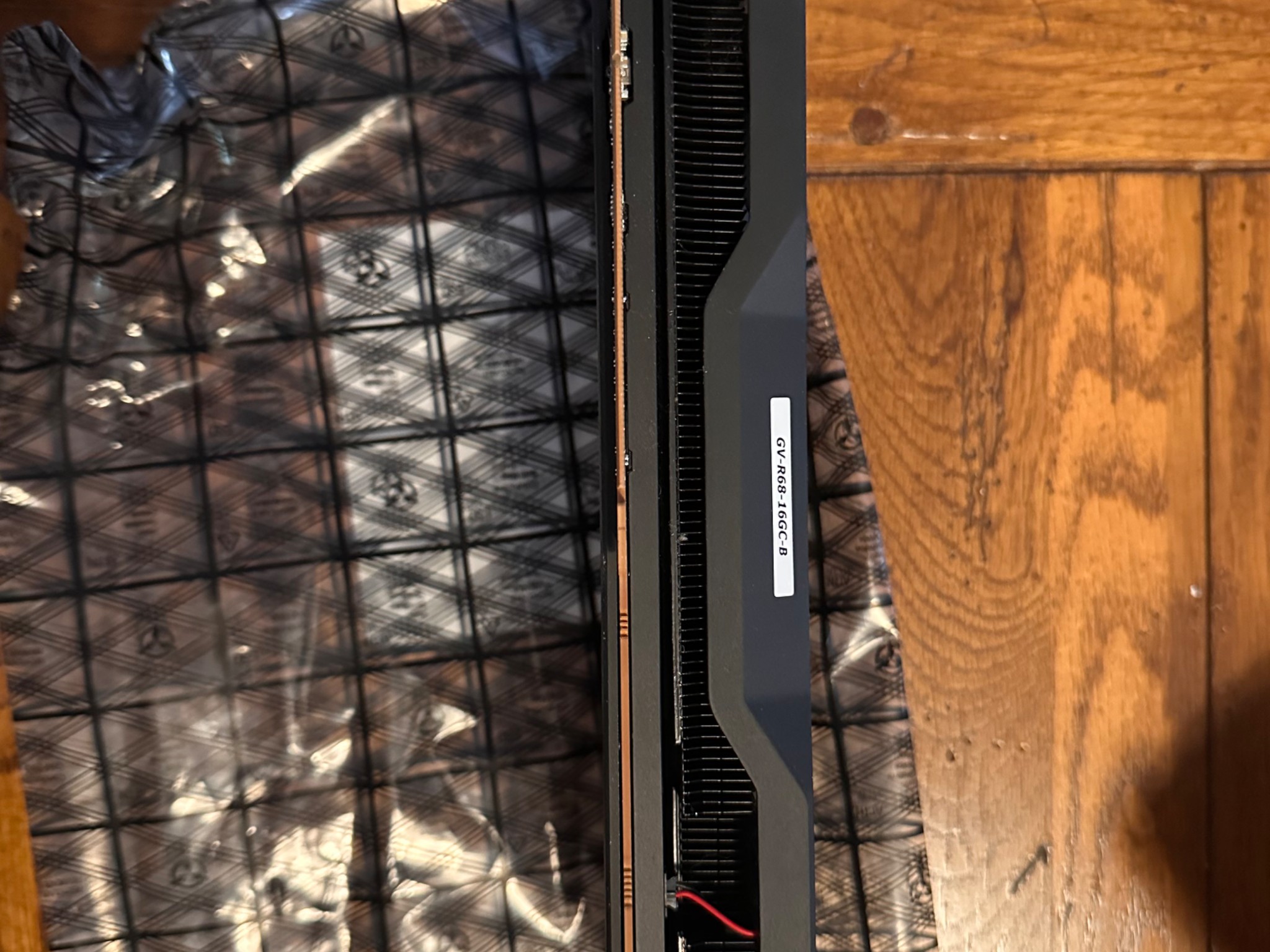Radeon™ RX 6800 16G Reference Card