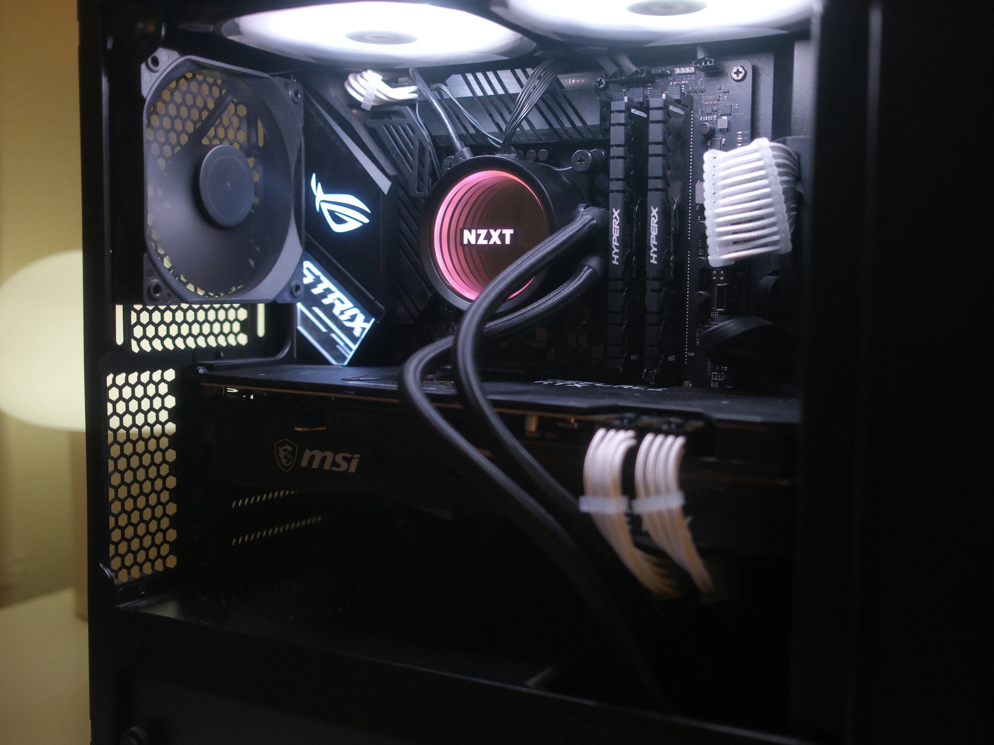 RTX 3080 | Intel I9 10900K | 32 GB DDR4 | 1 TB SSD | WiFi6 + BT
