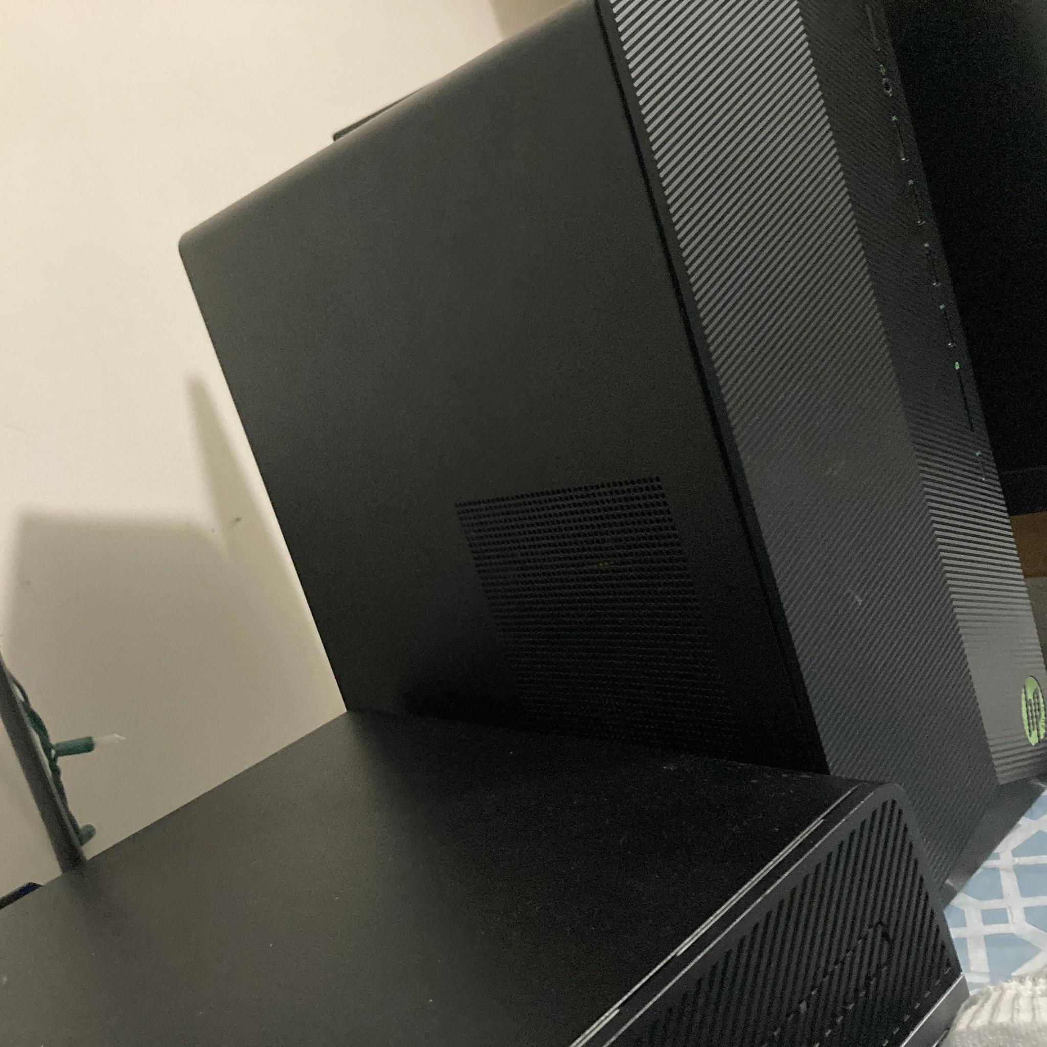 HP pavillion Gaming pc  Comes with  A  for free (NOT IN THE PC)rx 6400 + ryzen 5 2400G bundle