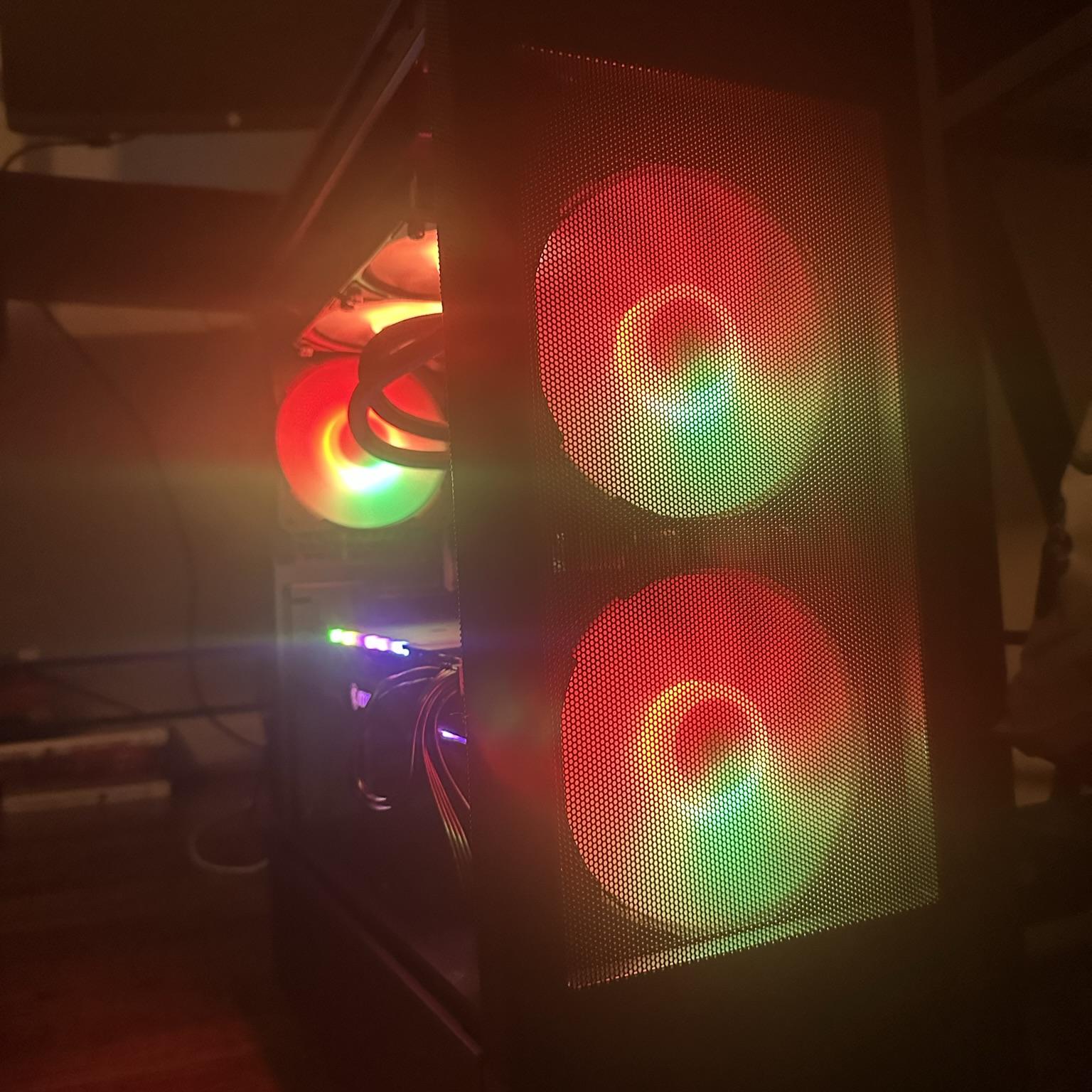 AMD 7700X || 6800xt || DDR5 32gb tan || 1tb Lian cool mesh C