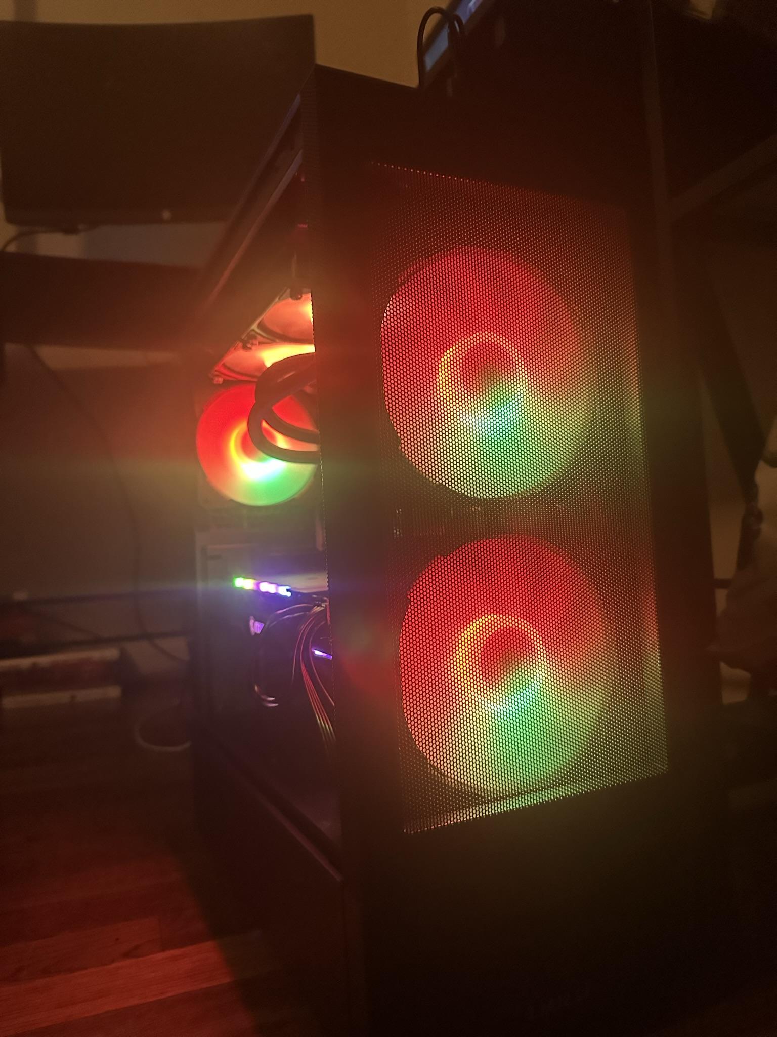 AMD 7700X || 6800xt || DDR5 32gb tan || 1tb Lian cool mesh C