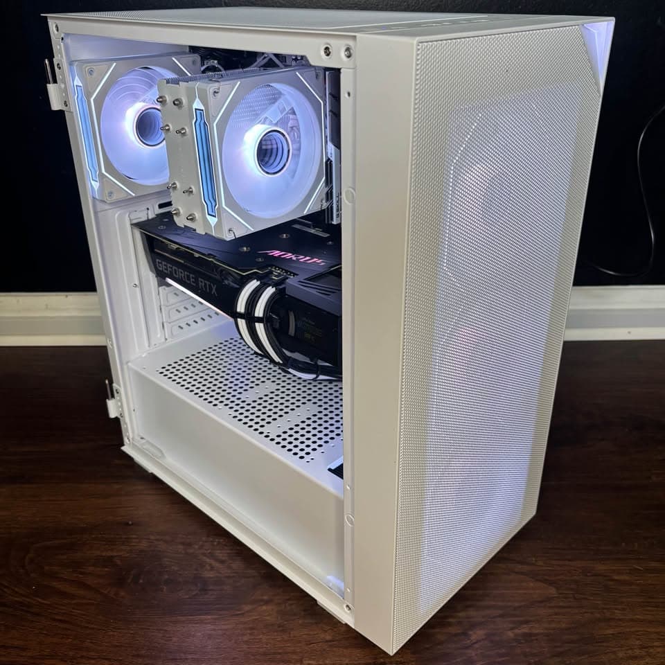 White Gaming PC (RTX 3070 TI 8GB + AMD Ryzen 5 5500 + SSD)