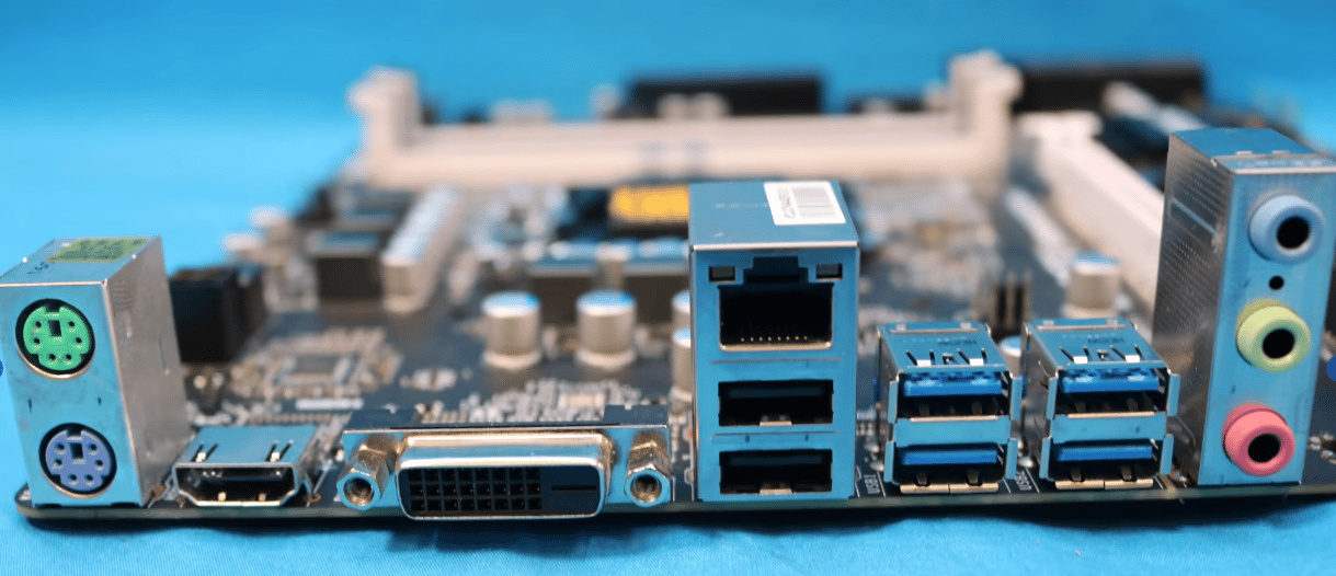 *Updated BIOS* MSI B150M Bazooka Intel LGA1151/Socket H4 DDR4 MicroATX Desktop Motherboard *NO IO*