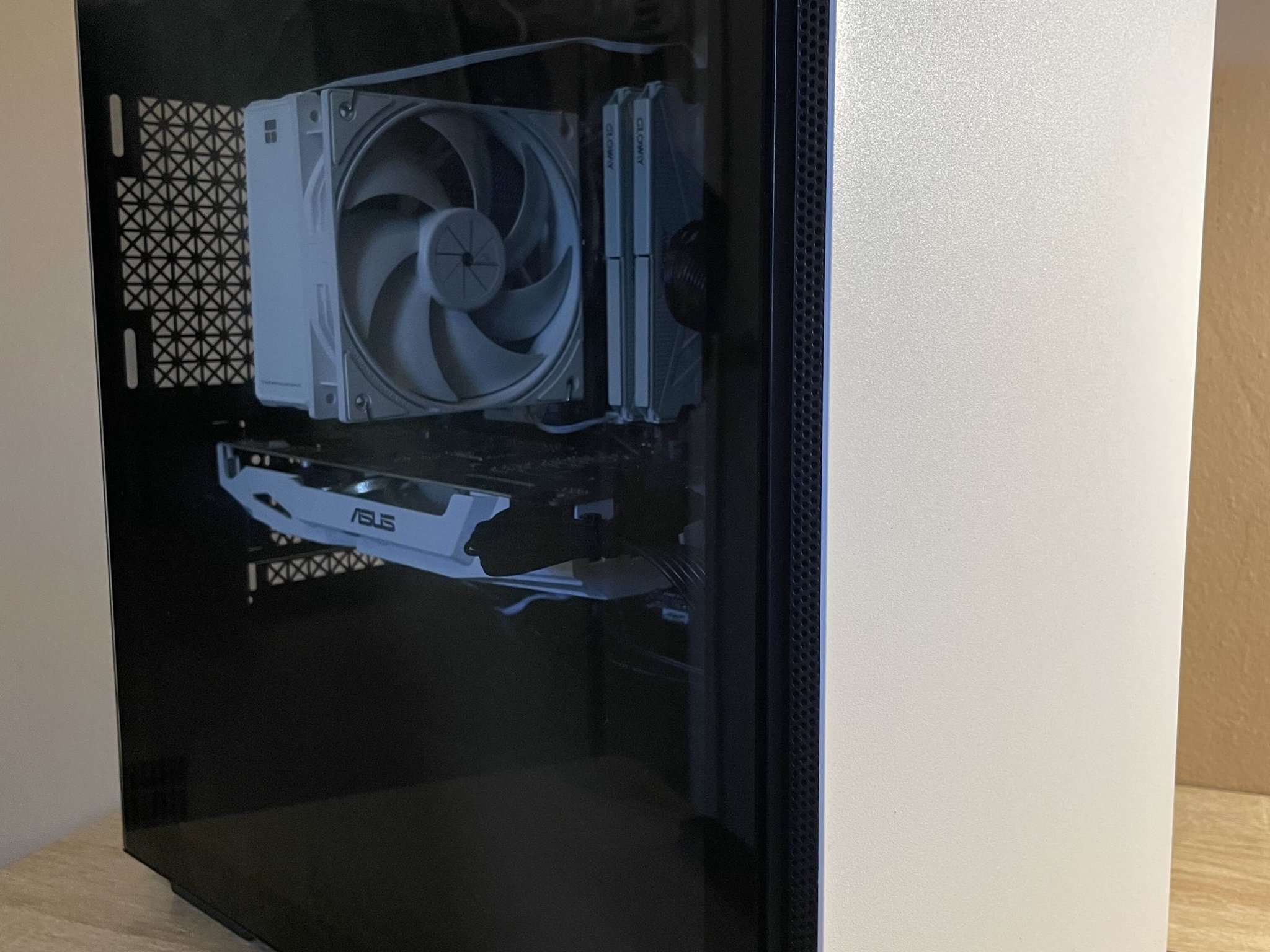 GTX 1070 | Core i7 7700 | 16GB DDR4 | 512GB SSD | Windows 11