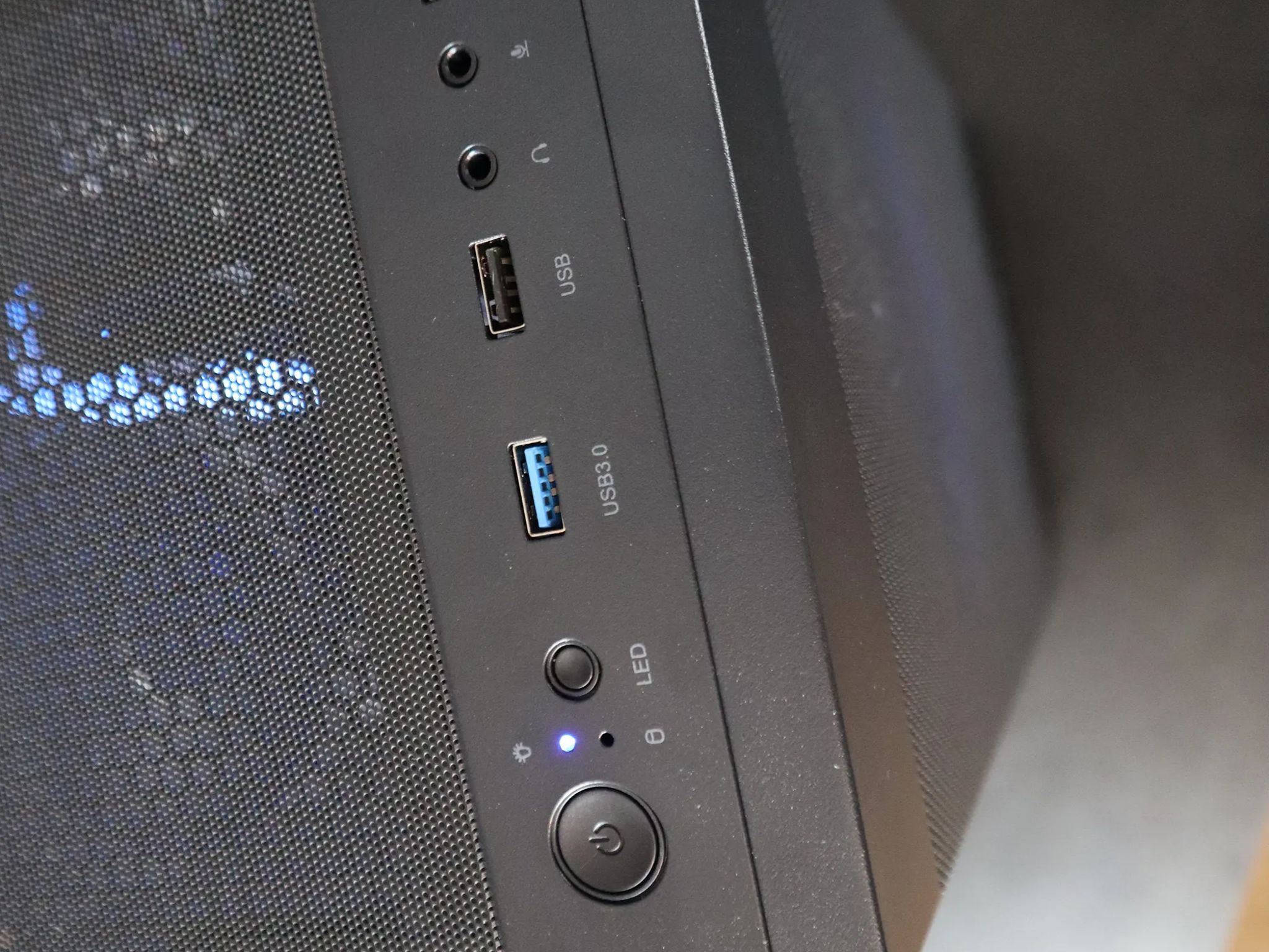 1440p WiFi Gaming PC | Ryzen 7 5700X3D | ASUS 7700XT | 32GB RAM | 1TB | 500+ FPS | All Brand New