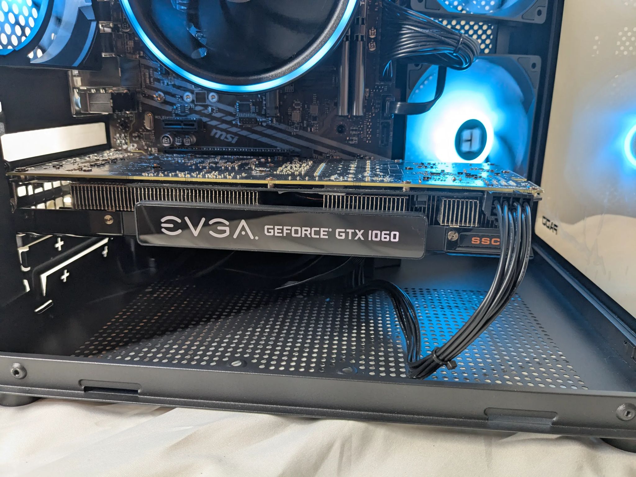 GTX 1060 | RYZEN 7 1700 | 16 GB RAM | WINDOWS 11 HOME