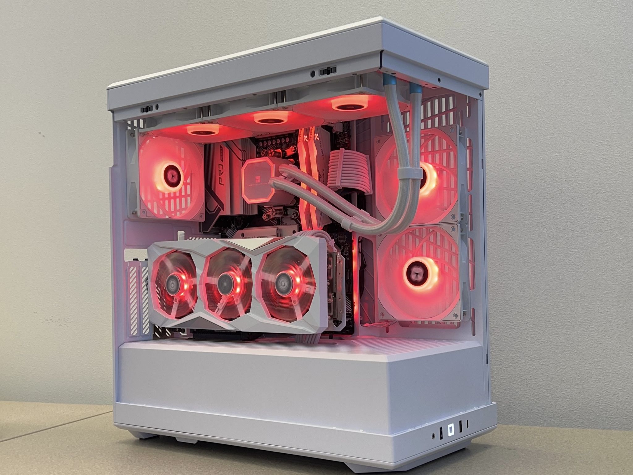 ❄️❄️GLACIER❄️❄️RX 7900 GRE 16 GB🧊RYZEN 7 7700X🧊32 GB DDR5🧊1 TB GEN 4🧊WIFI🧊WINDOWS 11