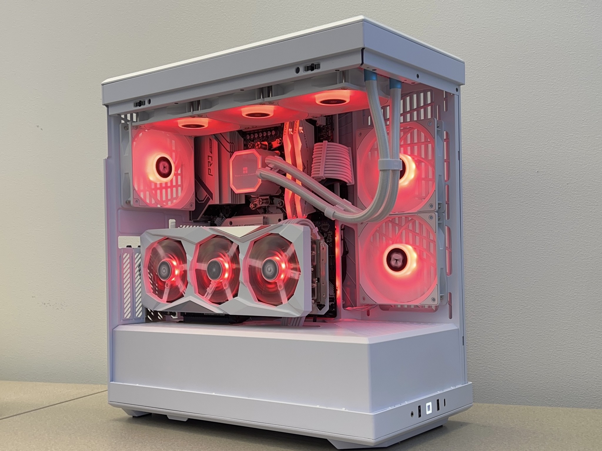 ❄️❄️GLACIER❄️❄️RX 7900 GRE 16 GB🧊RYZEN 7 7700X🧊32 GB DDR5🧊1 TB GEN 4🧊WIFI🧊WINDOWS 11