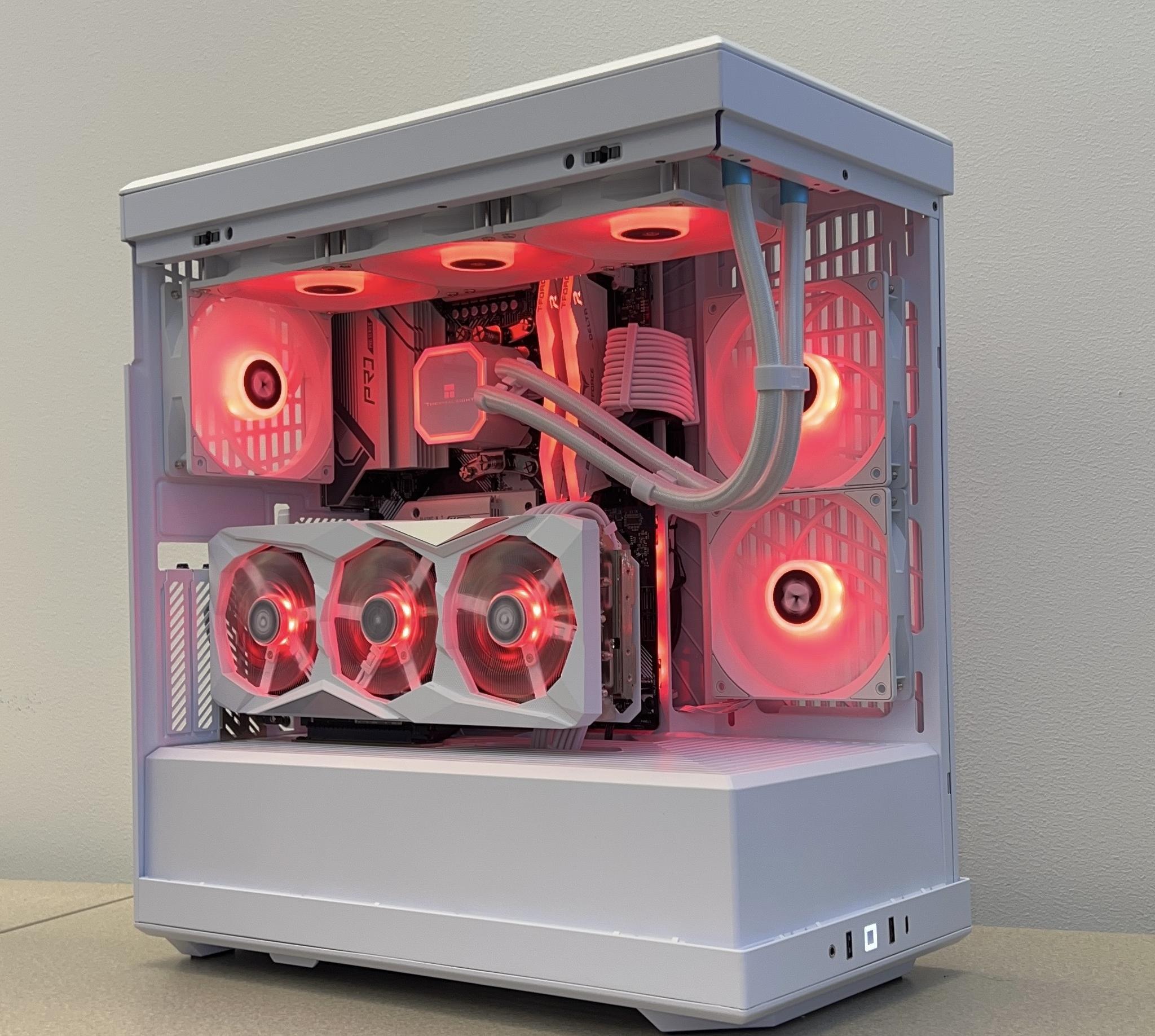 ❄️❄️GLACIER❄️❄️RX 7900 GRE 16 GB🧊RYZEN 7 7700X🧊32 GB DDR5🧊1 TB GEN 4🧊WIFI🧊WINDOWS 11