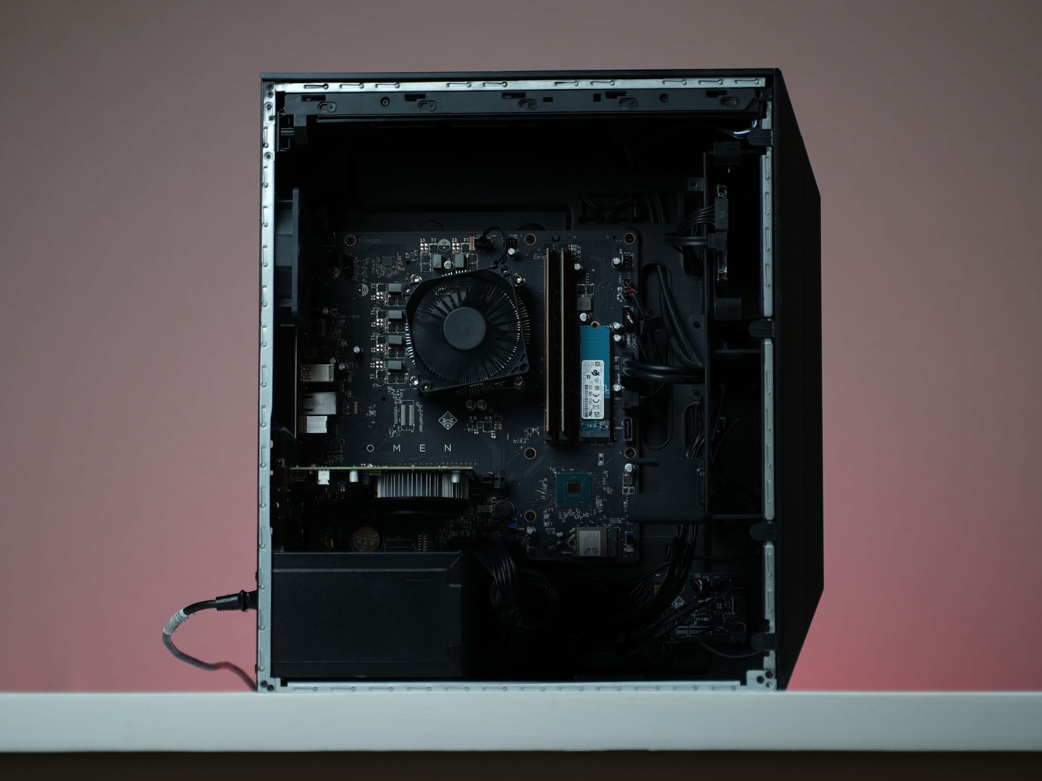 “Omenform 2” GTX 1650 Intel Core i5 8600 16GB .8TB Windows 11 Gaming PC Powerhouse