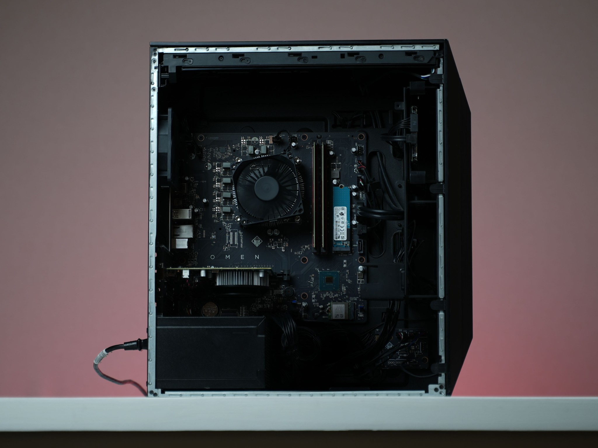 “Omenform 2” GTX 1650 Intel Core i5 8600 16GB .8TB Windows 11 Gaming PC Powerhouse