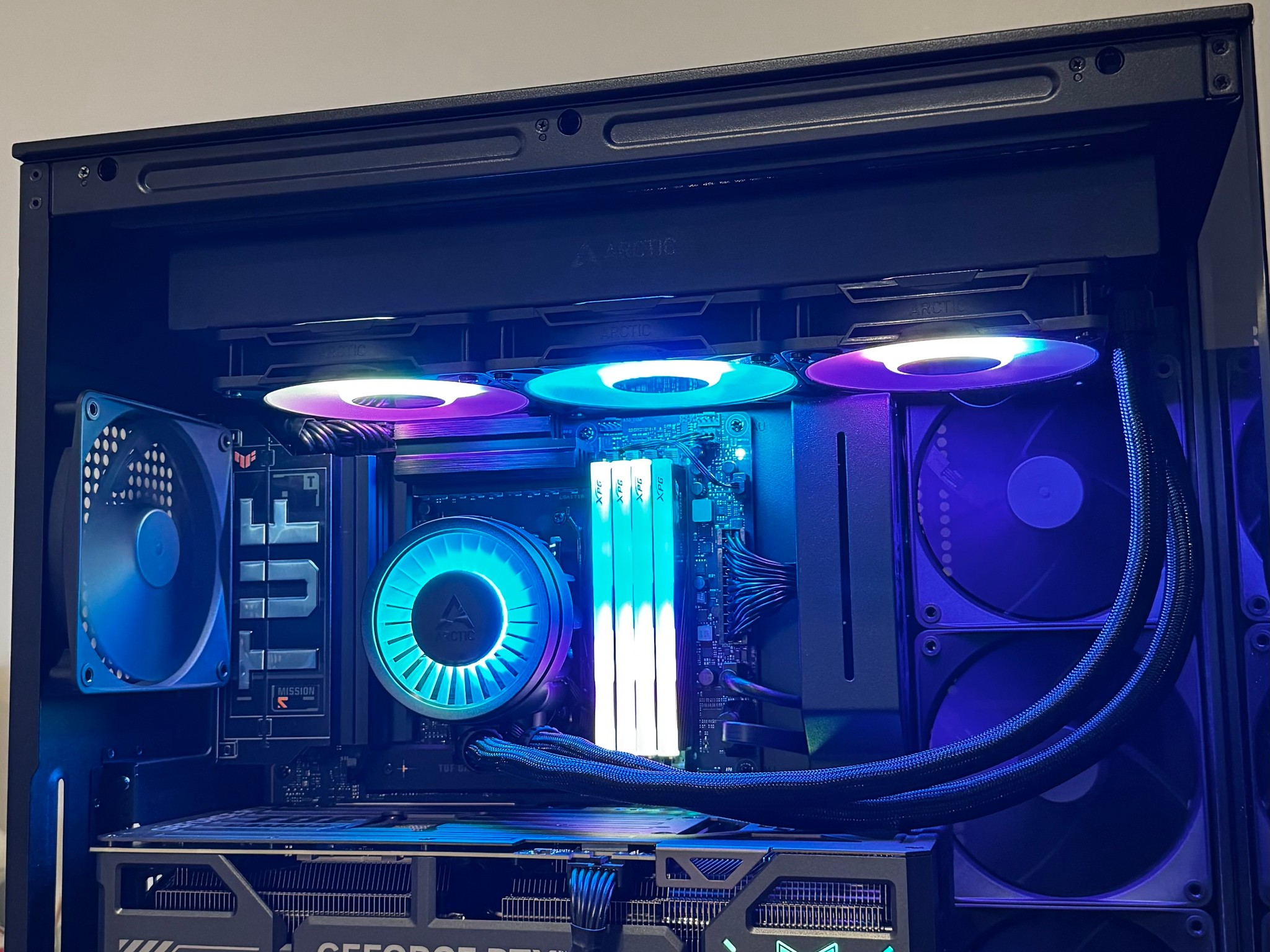 H9 FLOW/Ryzen 9800x3D/ASUS TUF GAMING 5070 OC/64GB DDR5/4tb NVME/(Free gaming monitor with purchase)