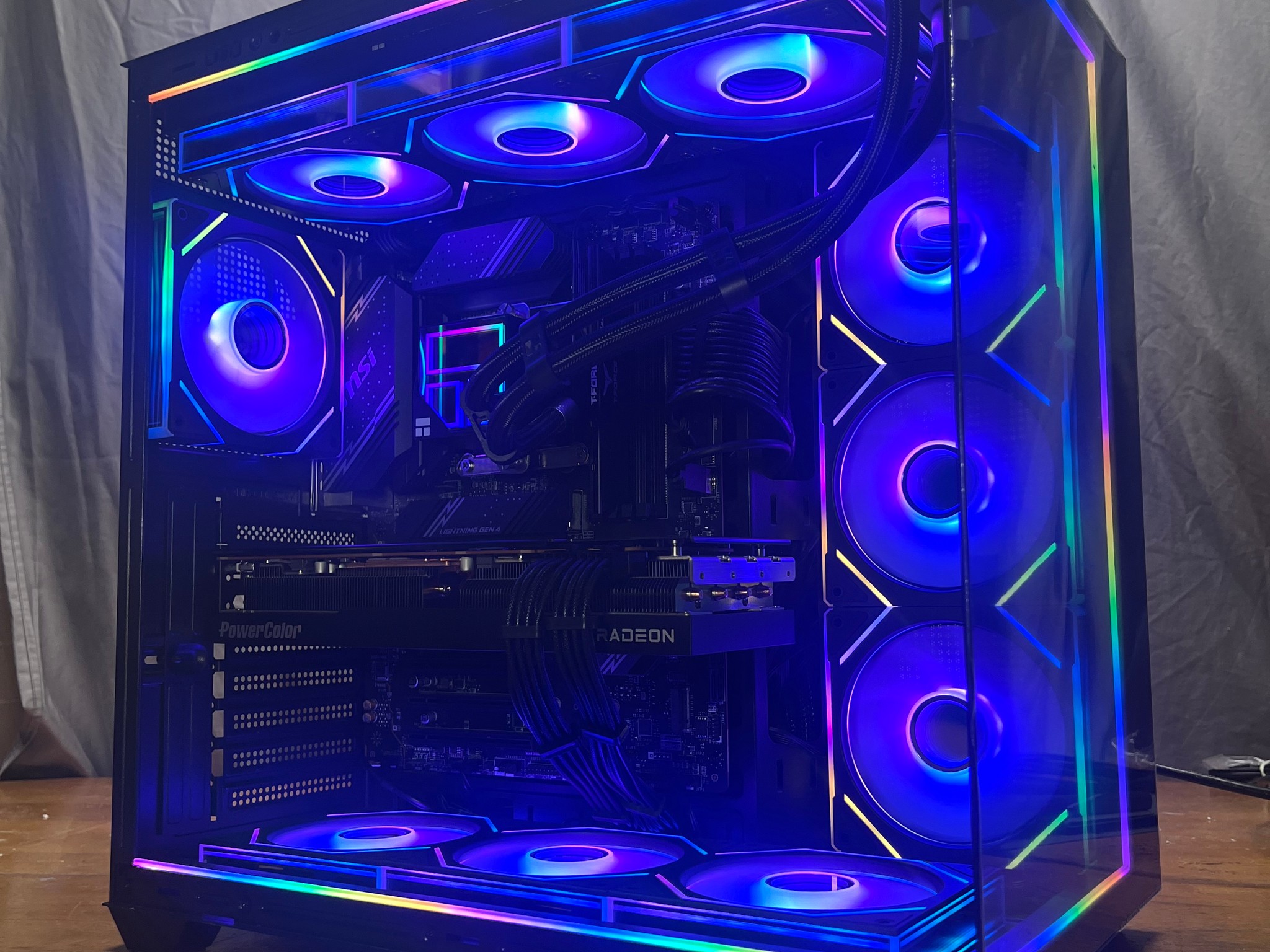 RX 7700 XT | i5 14400F | 16GB RAM | 1TB SSD | Gaming PC