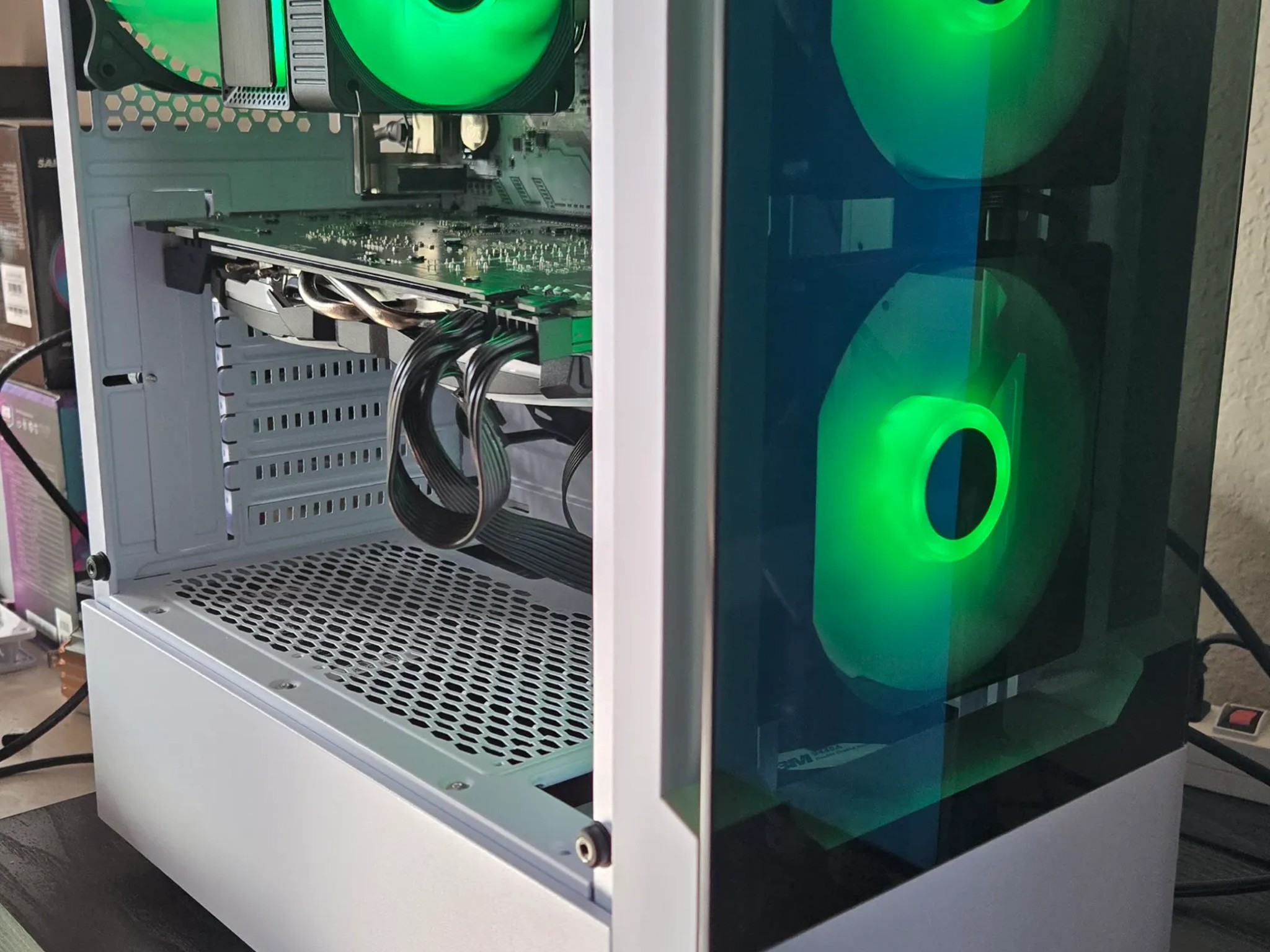 **MOVING SALE** 🎮 ESPORTS PLAYER 🎮 RYZEN 5 3600 / GTX 1080 / 16GB DDR4 / 512GB SSD
