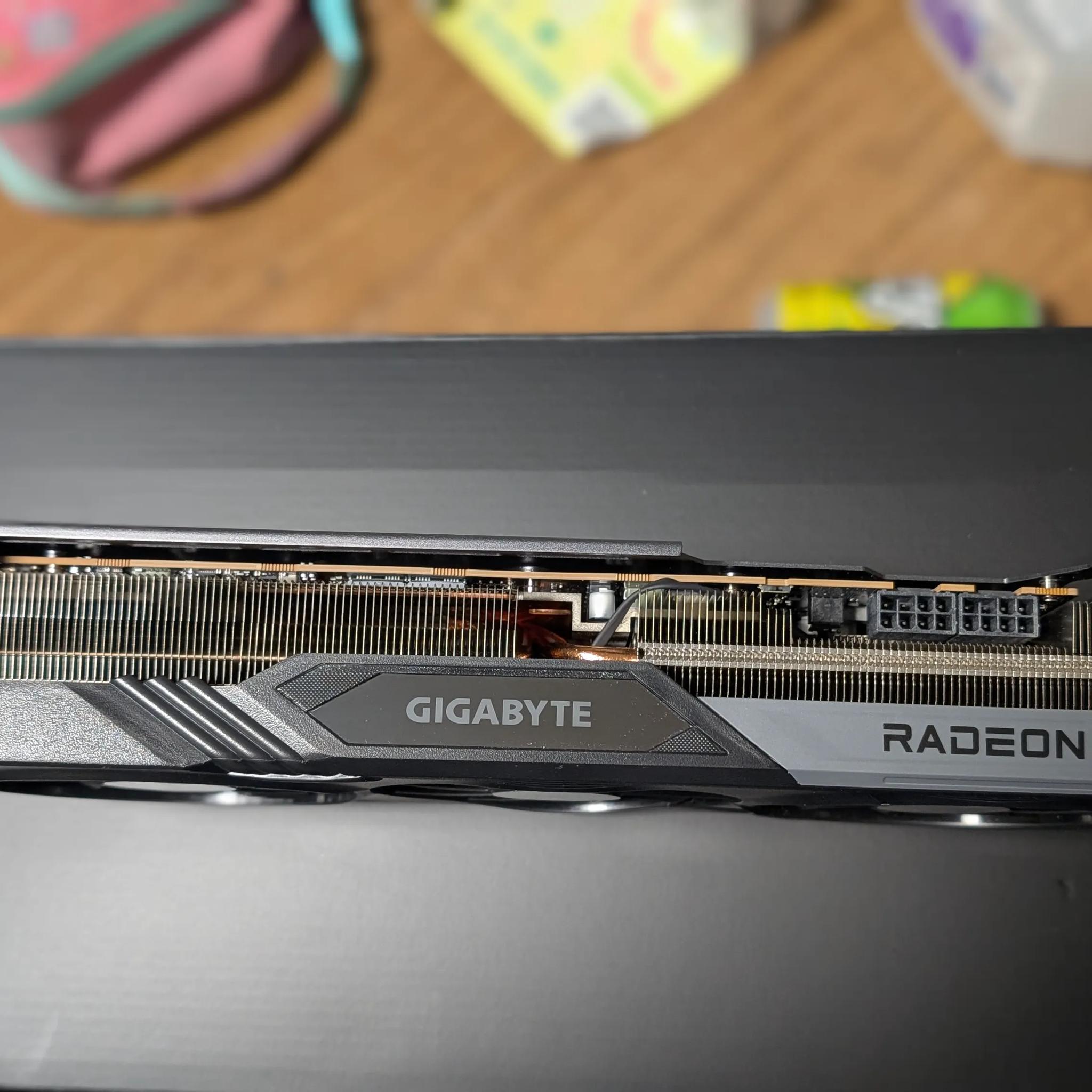 Radeon RX 7800 XT