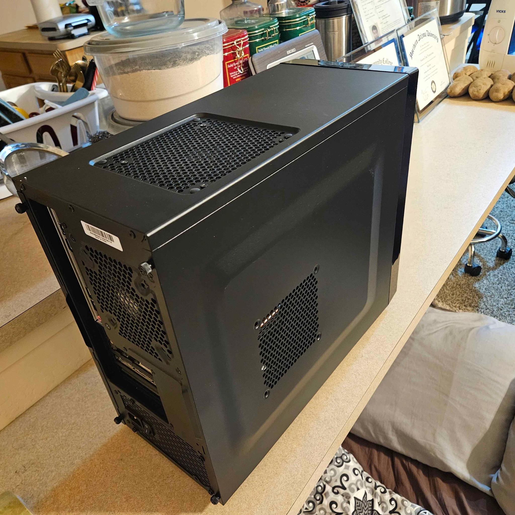 All-AMD Ryzen 5 5600 & Radeon 6650 XT (PS5-esque) caliber gaming rig ready for e-sports & Blu-ray!