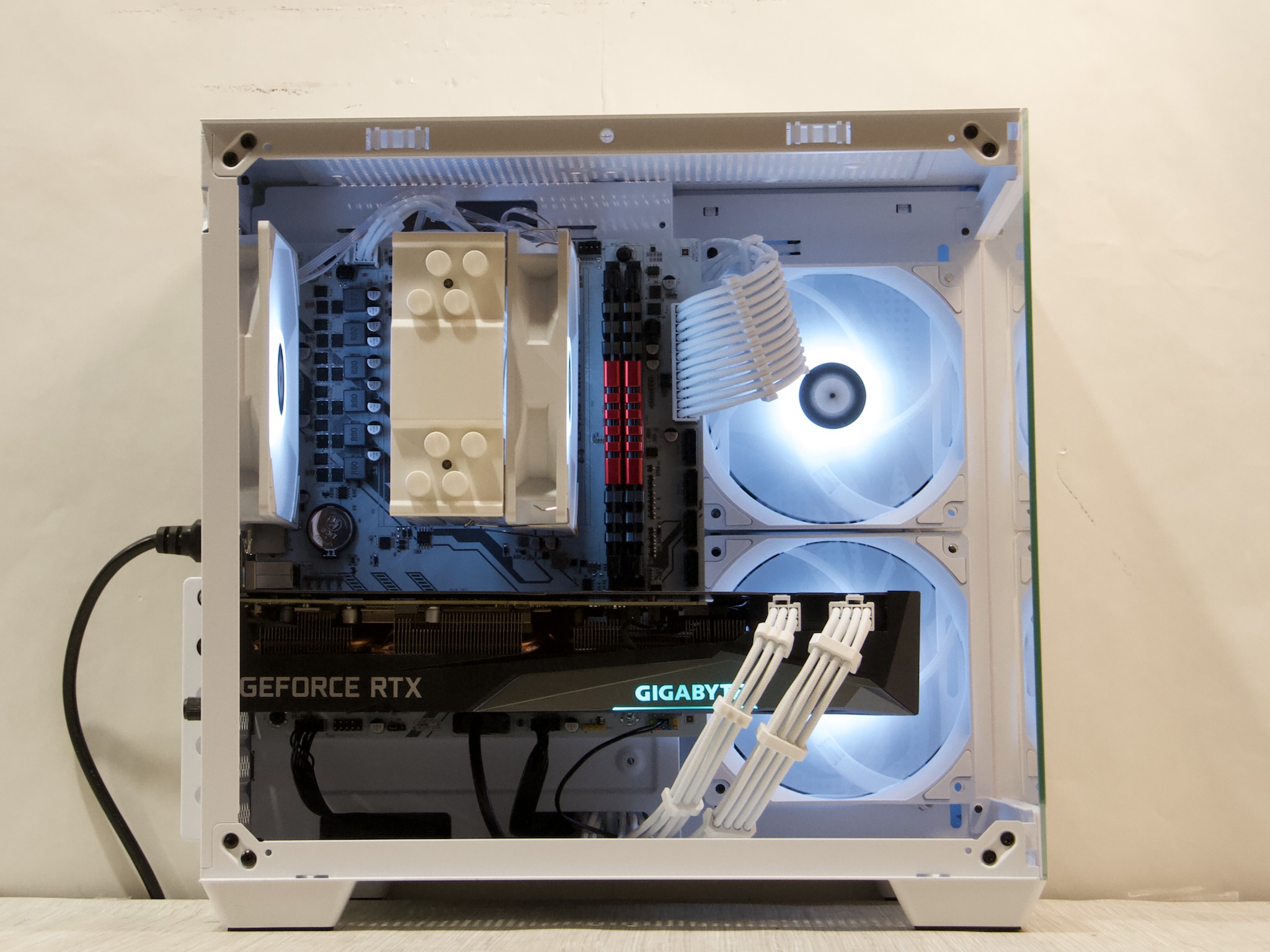 RTX 3070, Ryzen 5 5600, 16GB DDR4, 1TB NVMe SSD, WiFi, Windows 11 Pro - Gaming PC