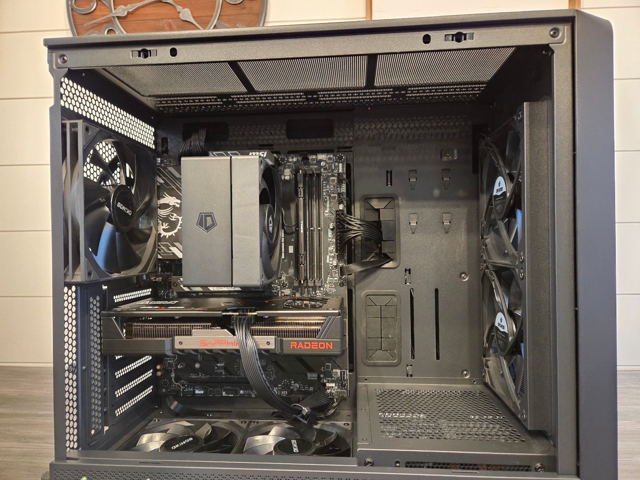 RX 9060 XT | 7600X3D | Sleek All Black/Wood Gaming PC | 1TB SSD | 16GB DDR5