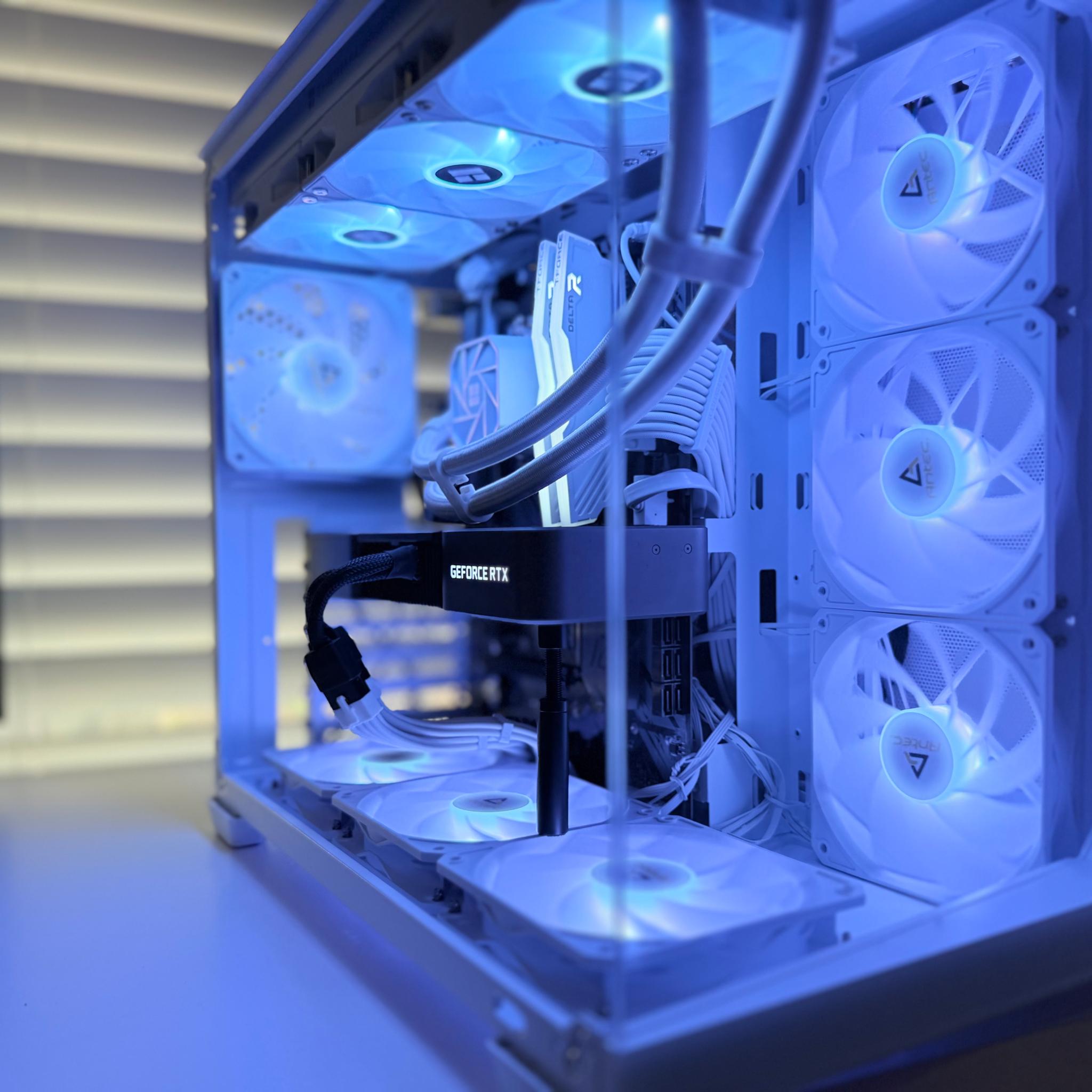 SALE! ❄️ 𝙒𝙃𝙄𝙏𝙀𝙊𝙐𝙏 // RYZEN 7 5700X, RTX 3080 // High-End Gaming PC //
